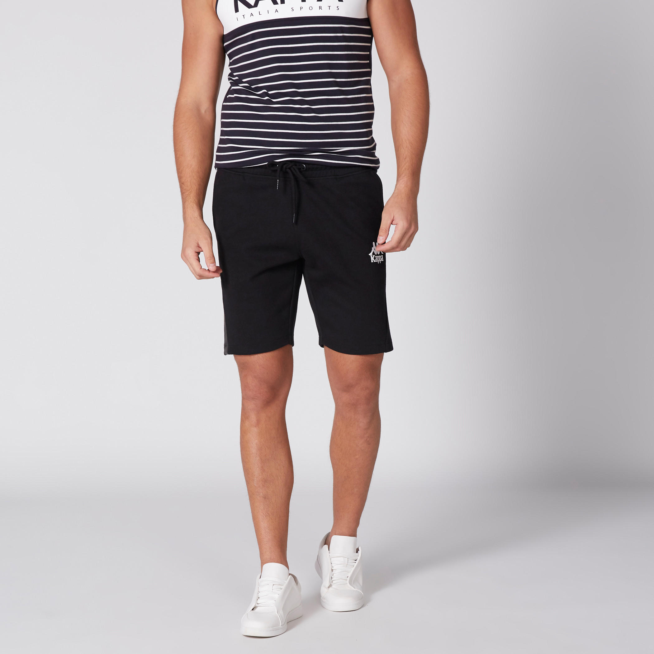 شورت بخصر مطّاطي وجيوب من كابا-men-clothing-sportswearandactivewear-bottoms-image-1