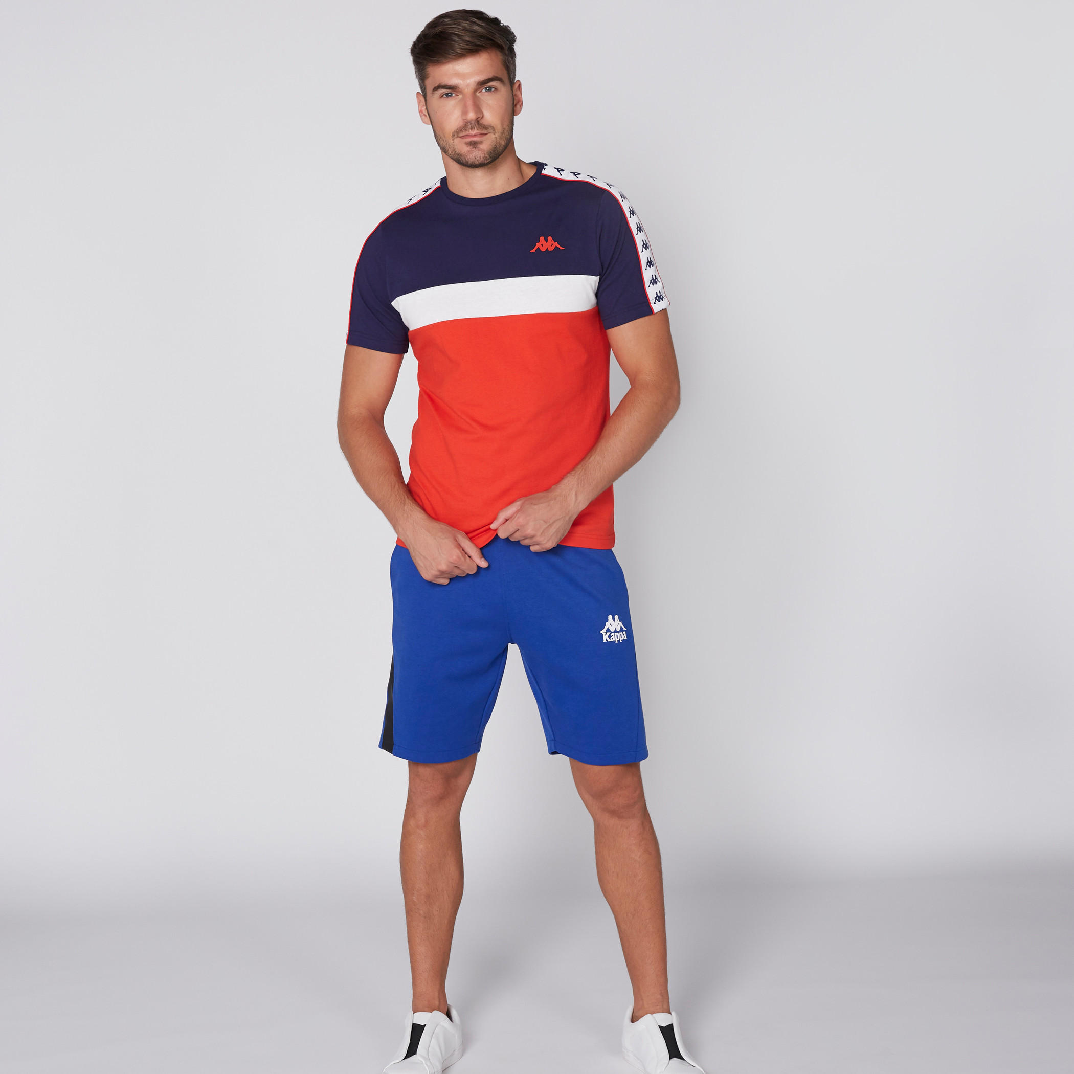 شورت بخصر مطّاطي وجيوب من كابا-men-clothing-sportswearandactivewear-bottoms-image-1