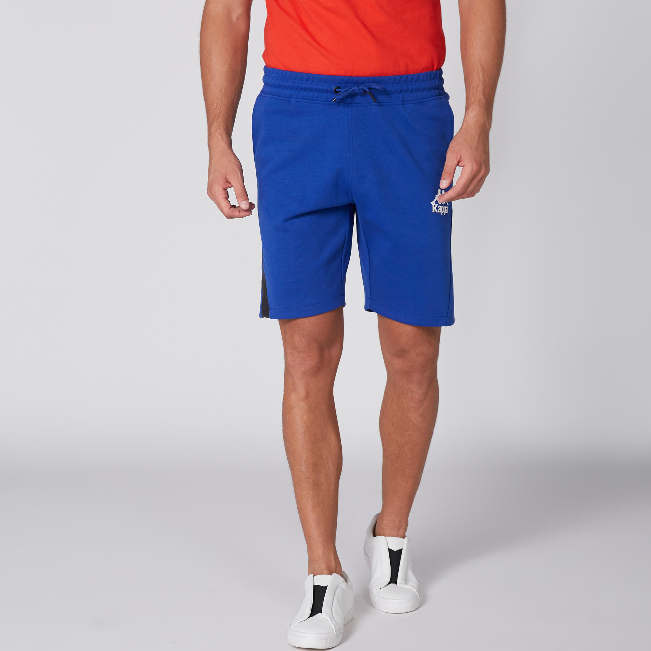 شورت بخصر مطّاطي وجيوب من كابا-men-clothing-sportswearandactivewear-bottoms-image-3