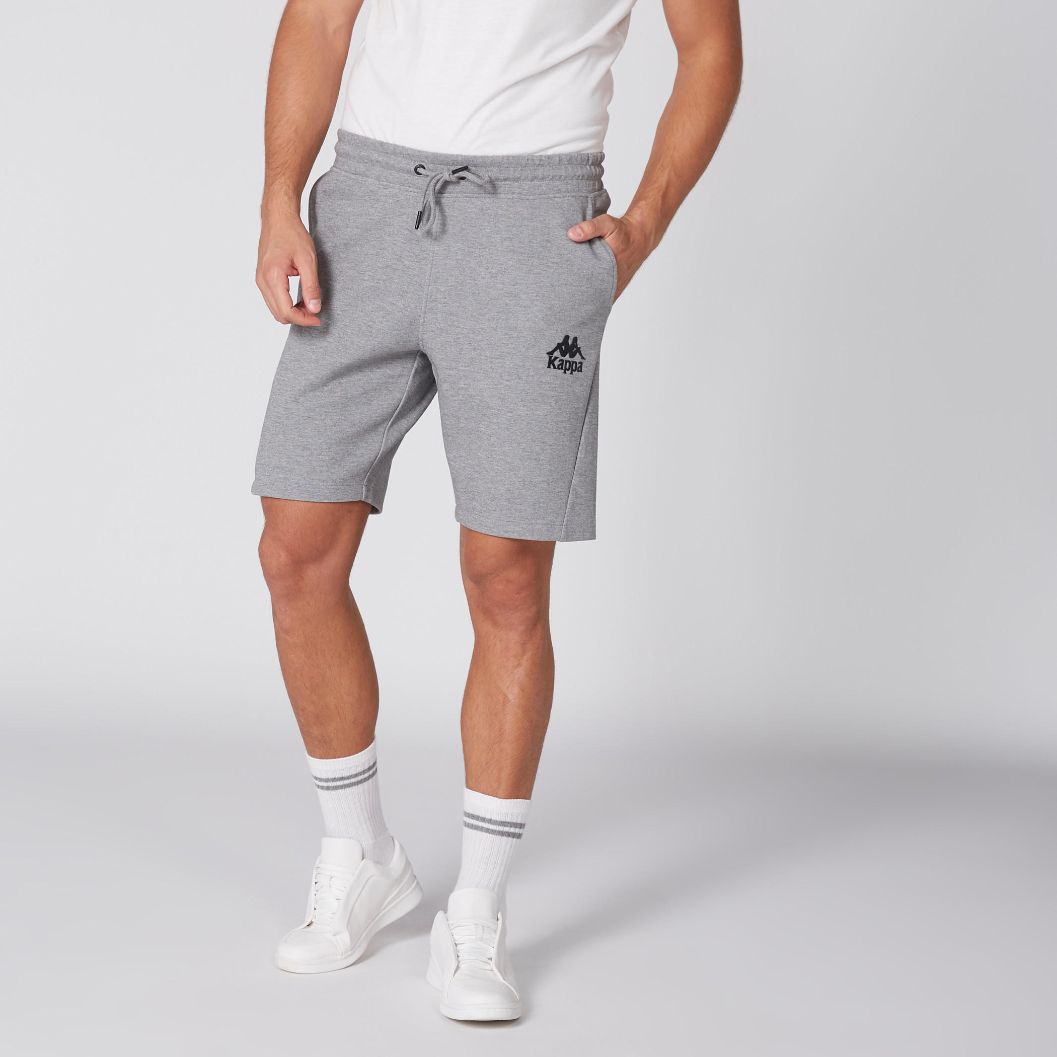 شورت بخصر مطّاطي وجيوب من كابا-men-clothing-sportswearandactivewear-bottoms-image-3