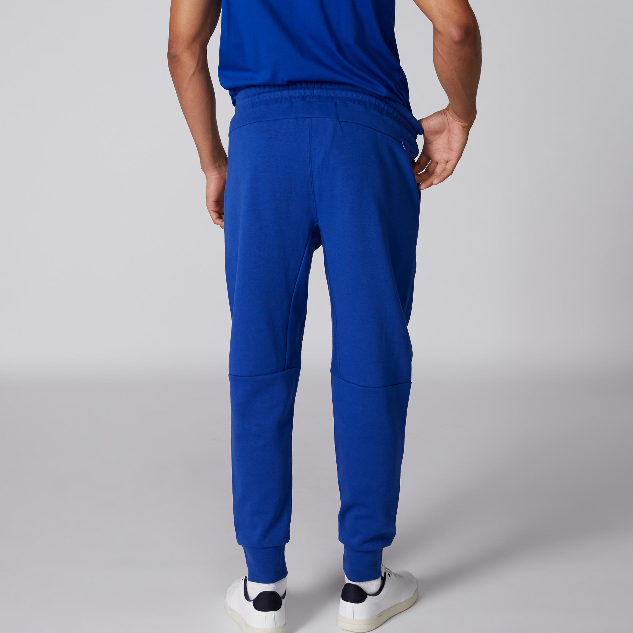 بنطال رياضي طويل بخصر مطّاطي ورباط من كابا-men-clothing-sportswearandactivewear-bottoms-image-3