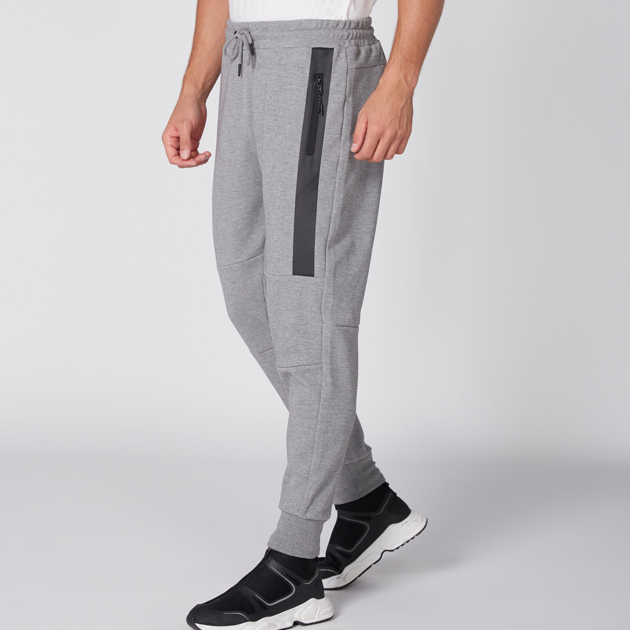 بنطال رياضي طويل بخصر مطّاطي من كابا-men-clothing-sportswearandactivewear-bottoms-image-3