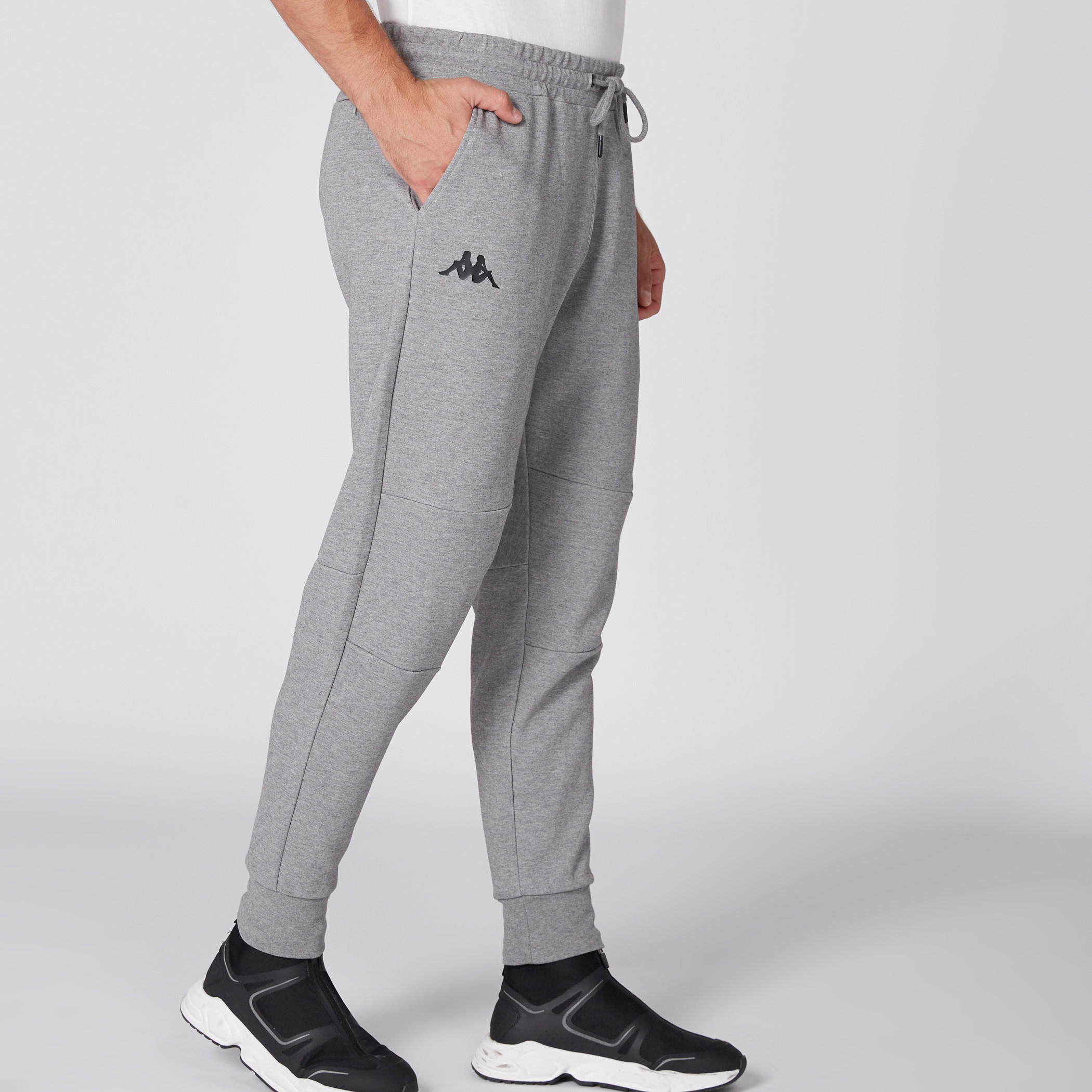 بنطال رياضي طويل بخصر مطّاطي من كابا-men-clothing-sportswearandactivewear-bottoms-image-4