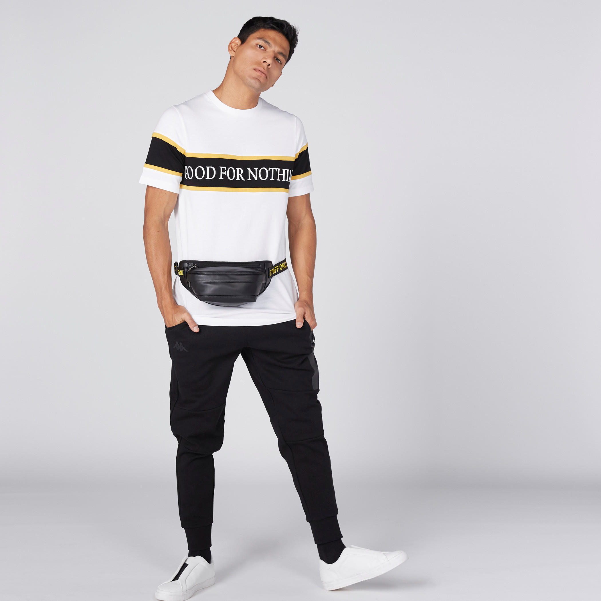 بنطال رياضي طويل بخصر مطّاطي ورباط من كابا-men-clothing-sportswearandactivewear-bottoms-image-1