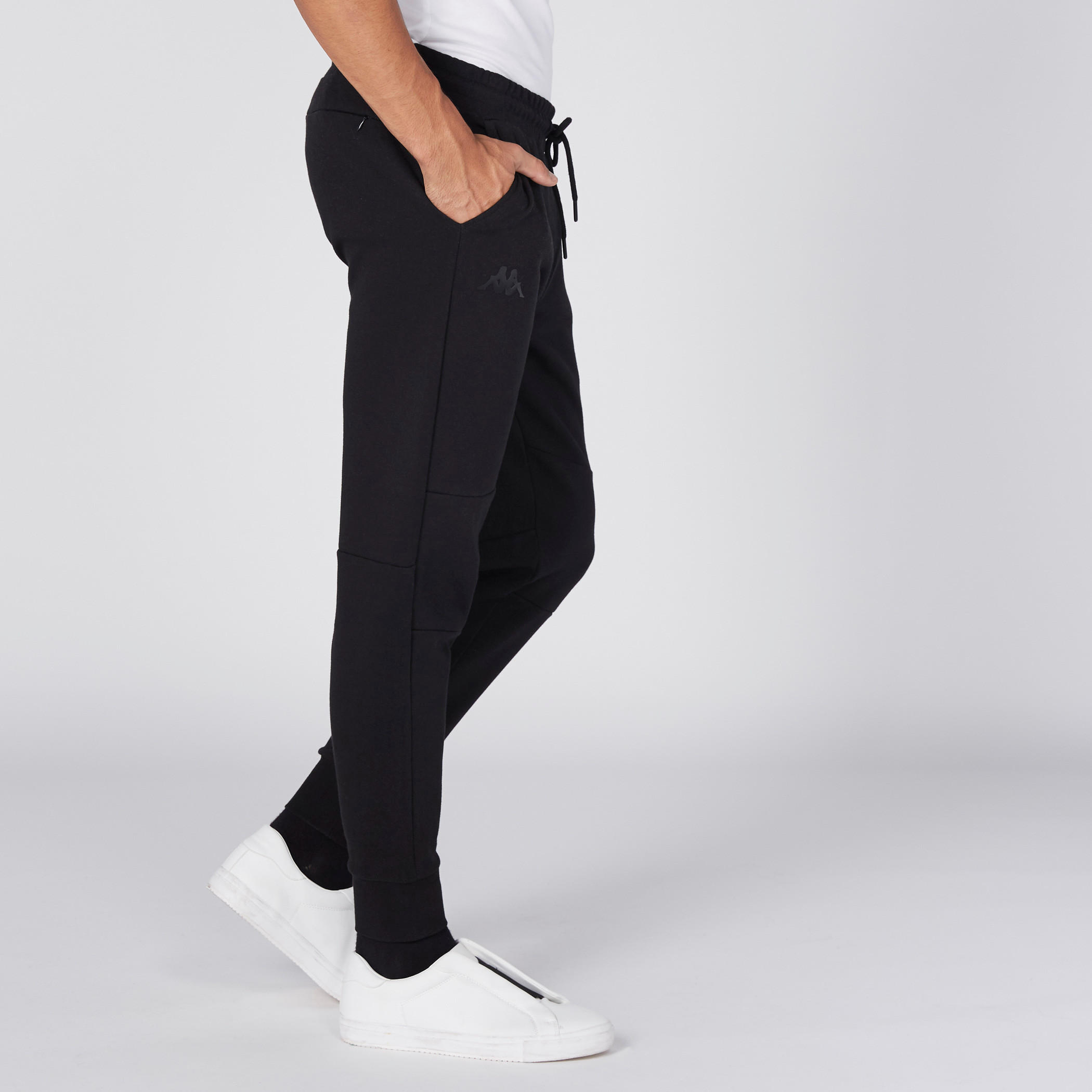 بنطال رياضي طويل بخصر مطّاطي ورباط من كابا-men-clothing-sportswearandactivewear-bottoms-image-5