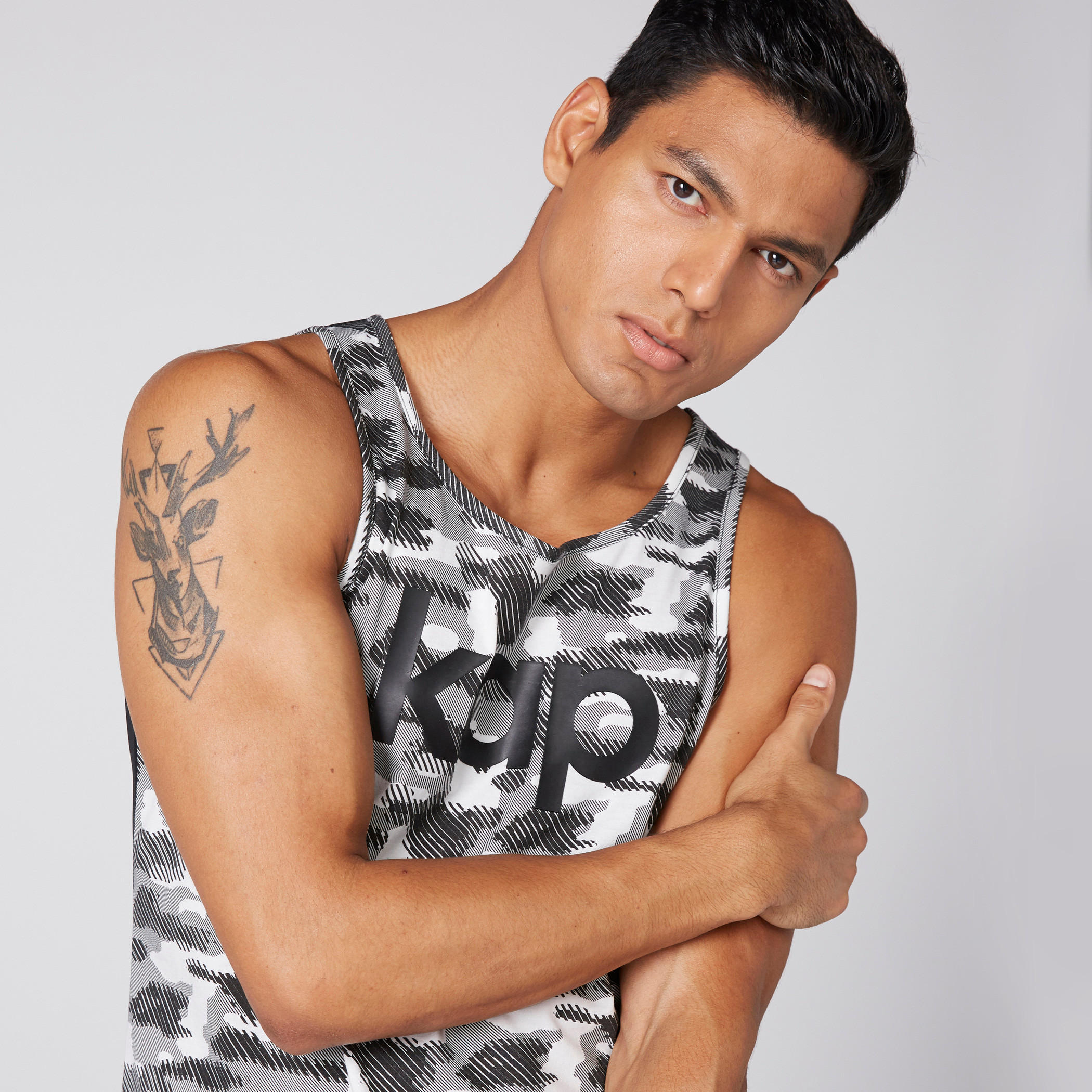 تيشيرت دون أكمام بطبعات من كابا-men-clothing-sportswearandactivewear-tshirtsandpolos-image-4