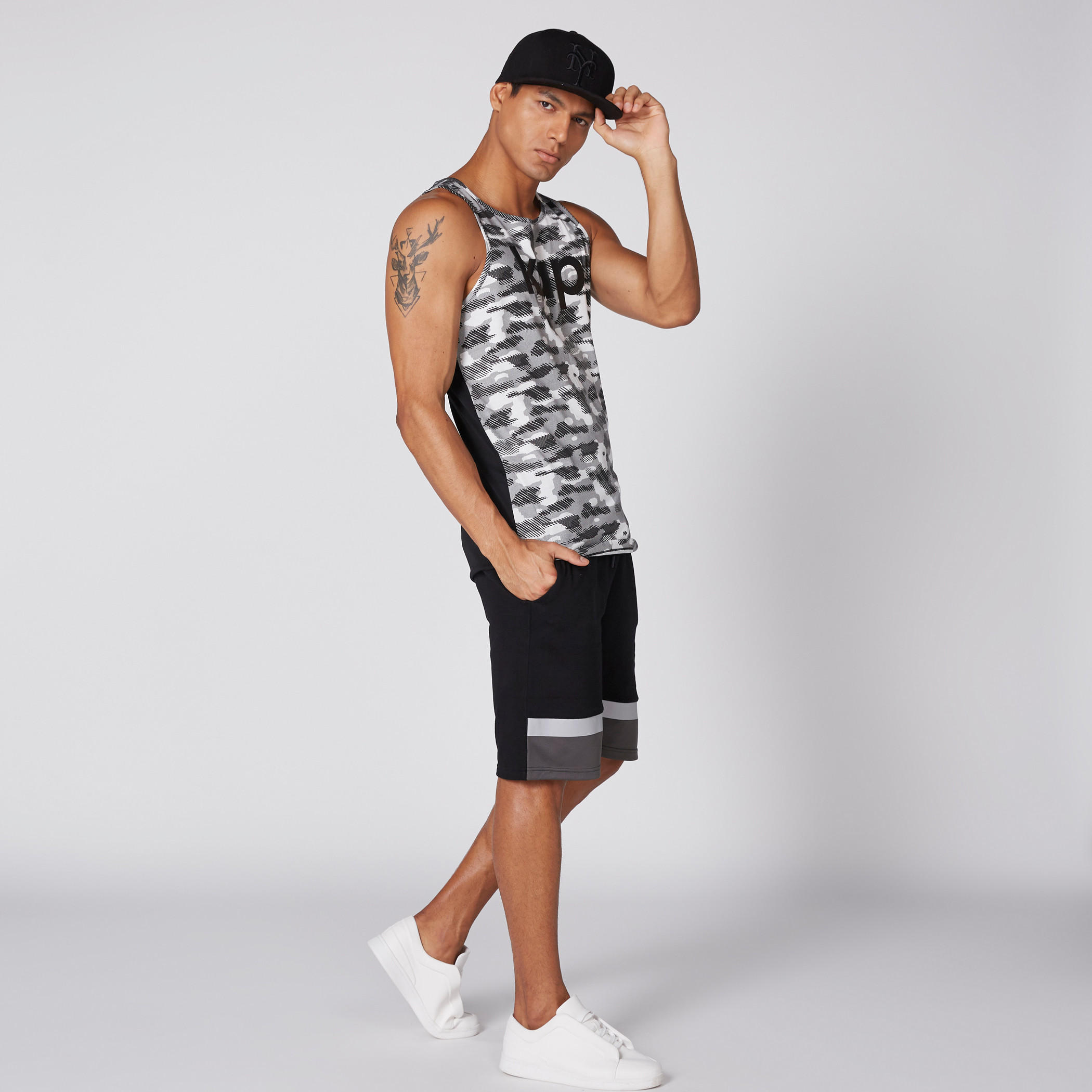 تيشيرت دون أكمام بطبعات من كابا-men-clothing-sportswearandactivewear-tshirtsandpolos-image-3