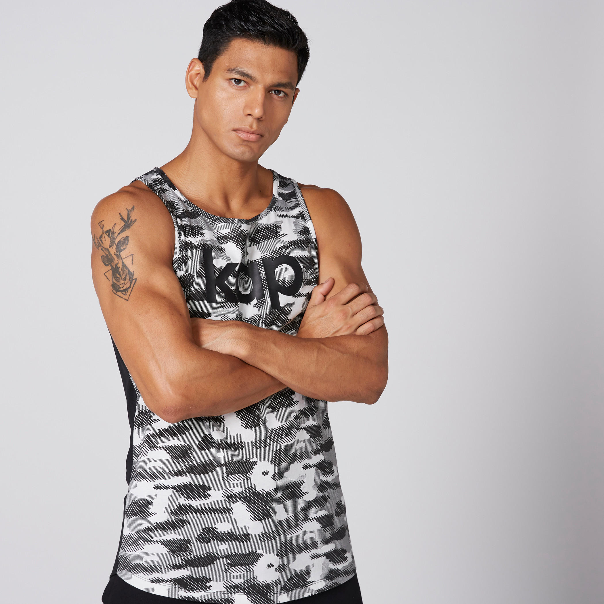 تيشيرت دون أكمام بطبعات من كابا-men-clothing-sportswearandactivewear-tshirtsandpolos-image-1