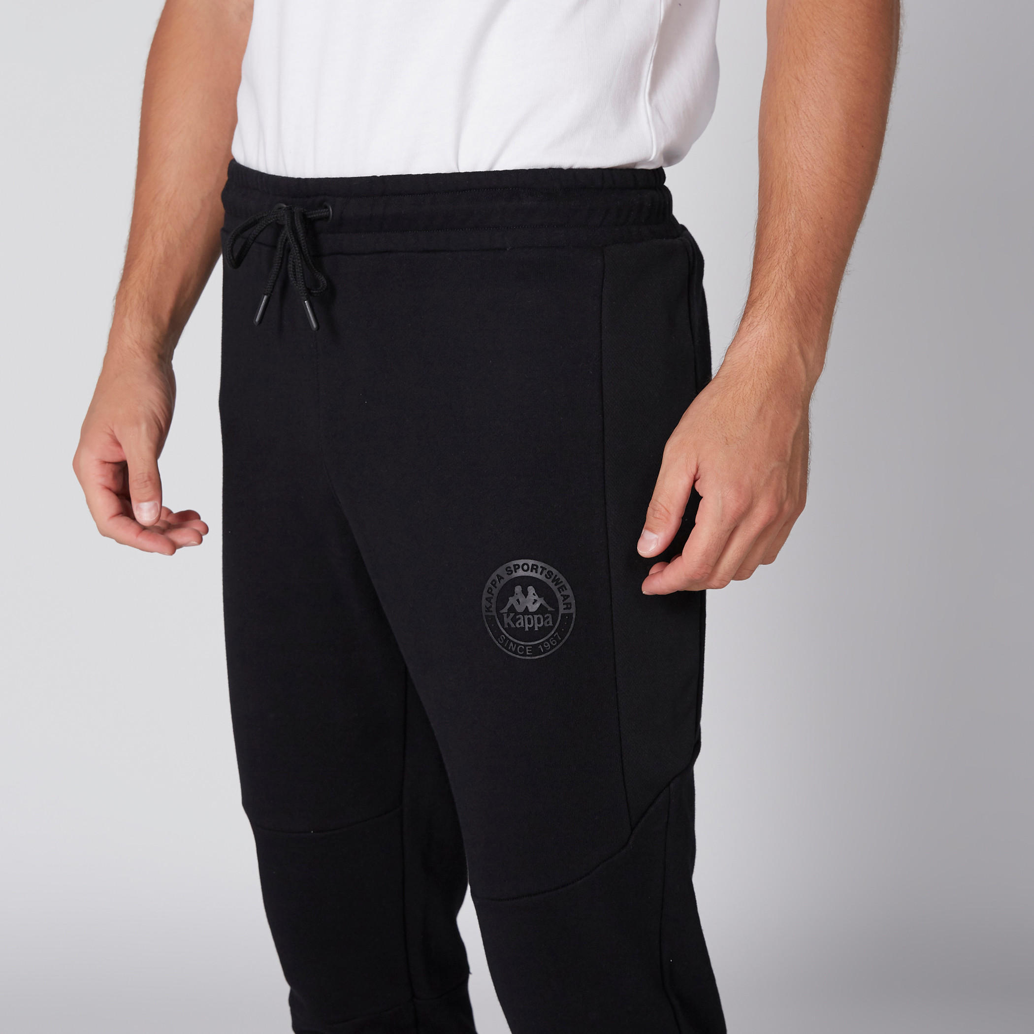 بنطال رياضي طويل بخصر مطّاطي من كابا-men-clothing-sportswearandactivewear-bottoms-image-2