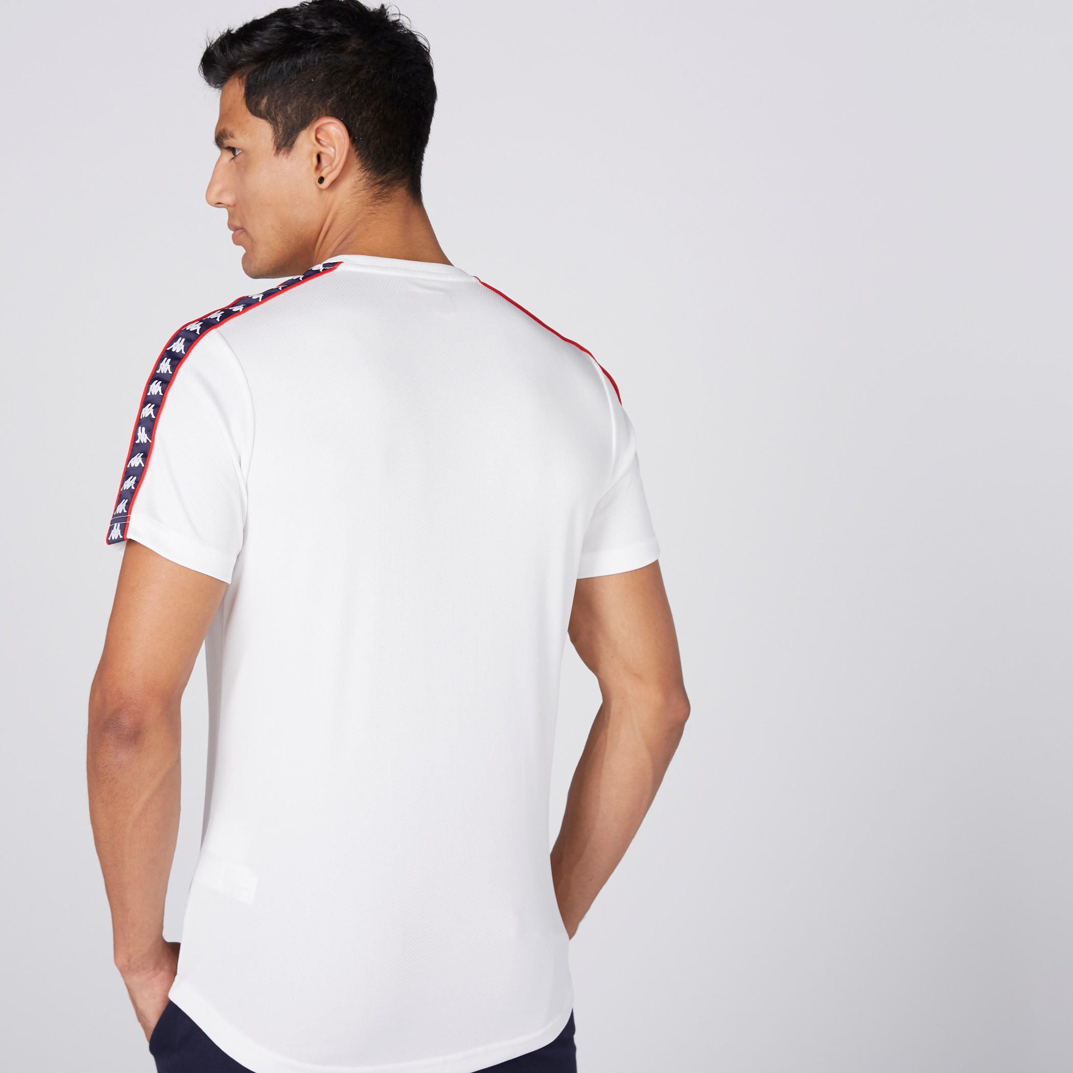 تيشيرت بياقة مستديرة وأكمام قصيرة من كابا-men-clothing-sportswearandactivewear-tshirtsandpolos-image-1