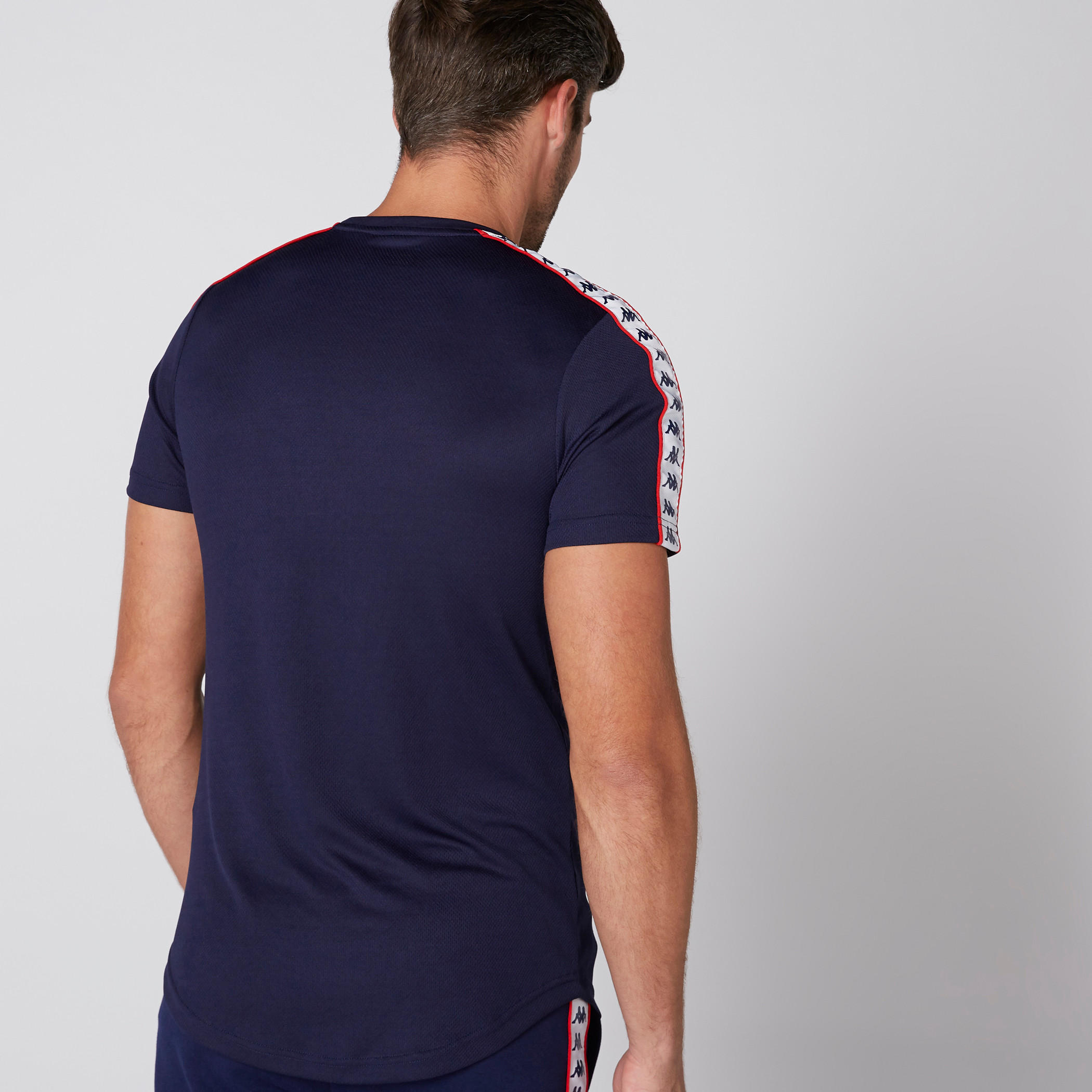 تيشيرت بياقة مستديرة وأكمام قصيرة من كابا-men-clothing-sportswearandactivewear-tshirtsandpolos-image-4