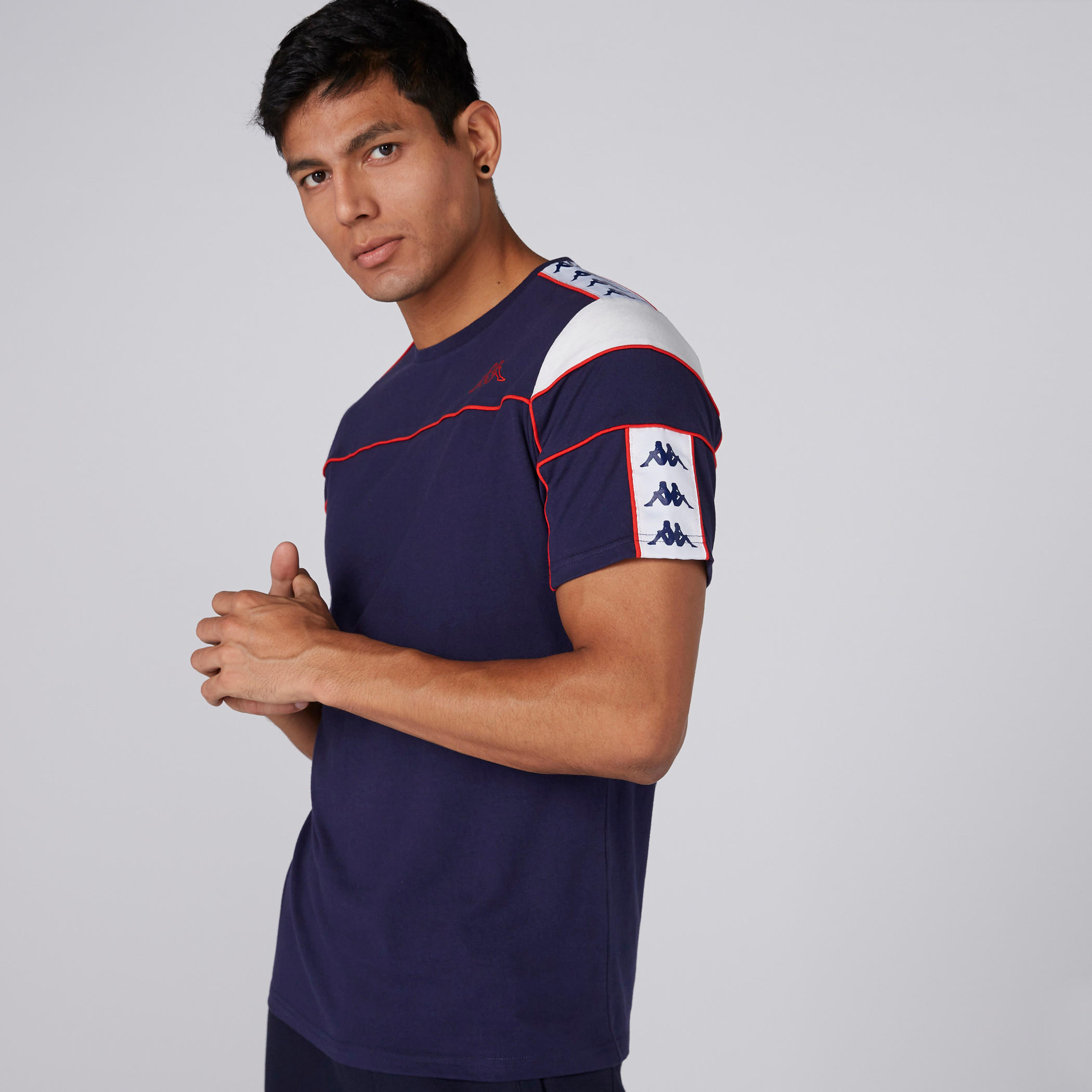 تيشيرت بياقة مستديرة وأكمام قصيرة وطبعات من كابا-men-clothing-sportswearandactivewear-tshirtsandpolos-image-1