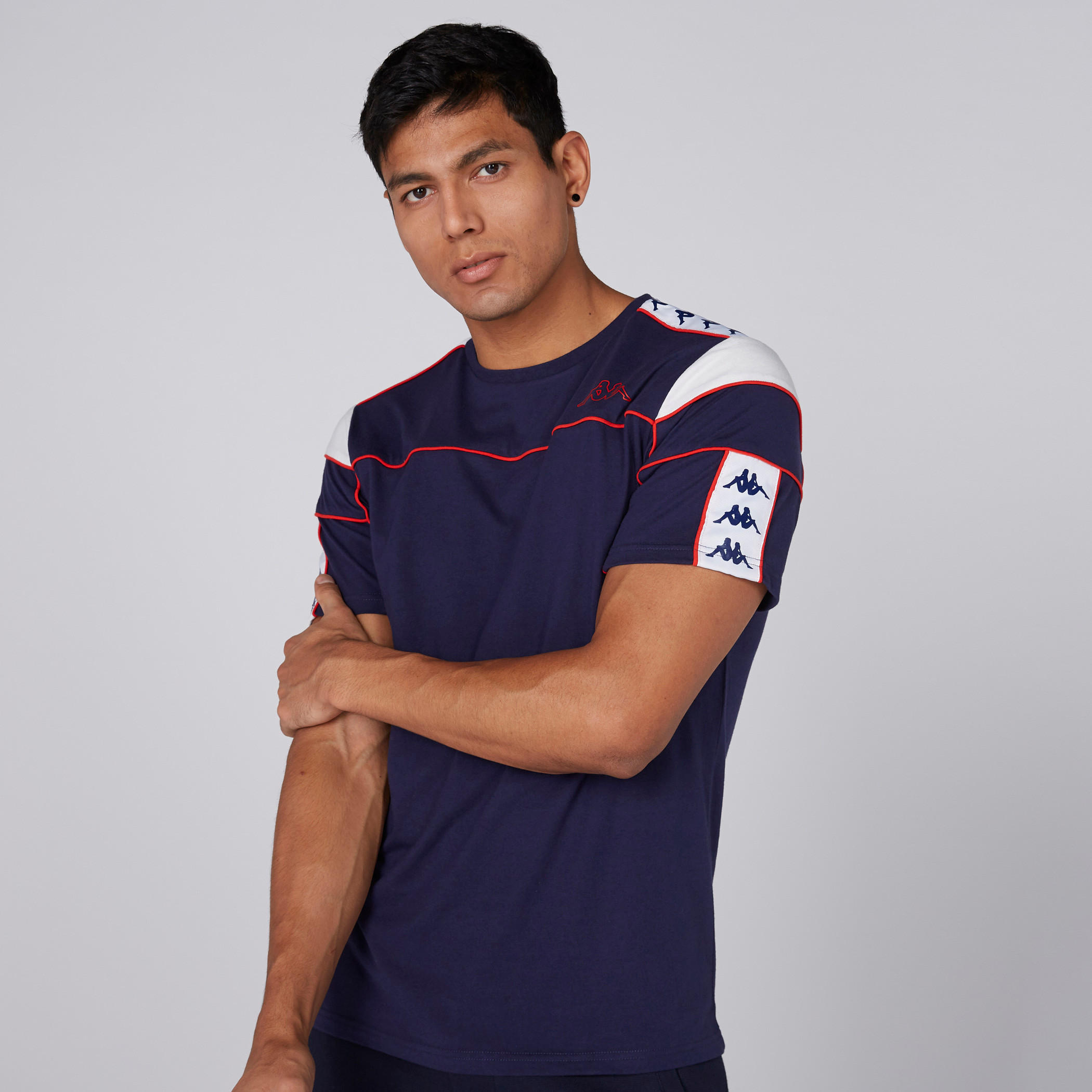 تيشيرت بياقة مستديرة وأكمام قصيرة وطبعات من كابا-men-clothing-sportswearandactivewear-tshirtsandpolos-image-2