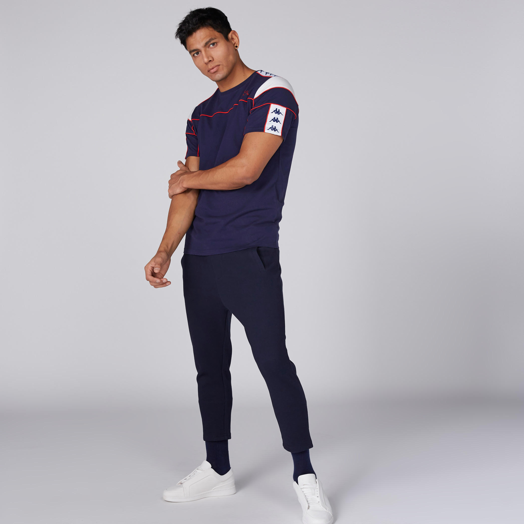 تيشيرت بياقة مستديرة وأكمام قصيرة وطبعات من كابا-men-clothing-sportswearandactivewear-tshirtsandpolos-image-5