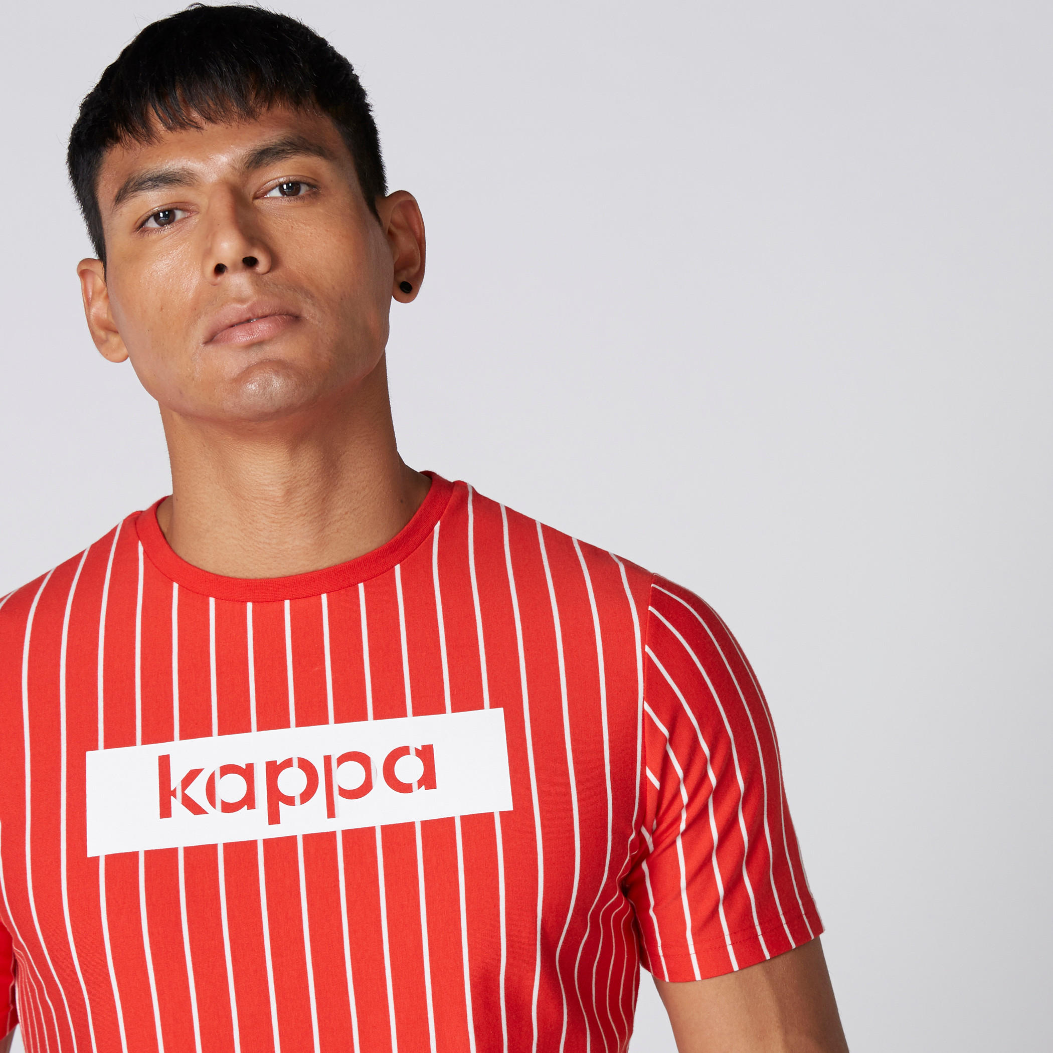 تيشيرت مقلّم بأكمام قصيرة من كابا-men-clothing-sportswearandactivewear-tshirtsandpolos-image-2