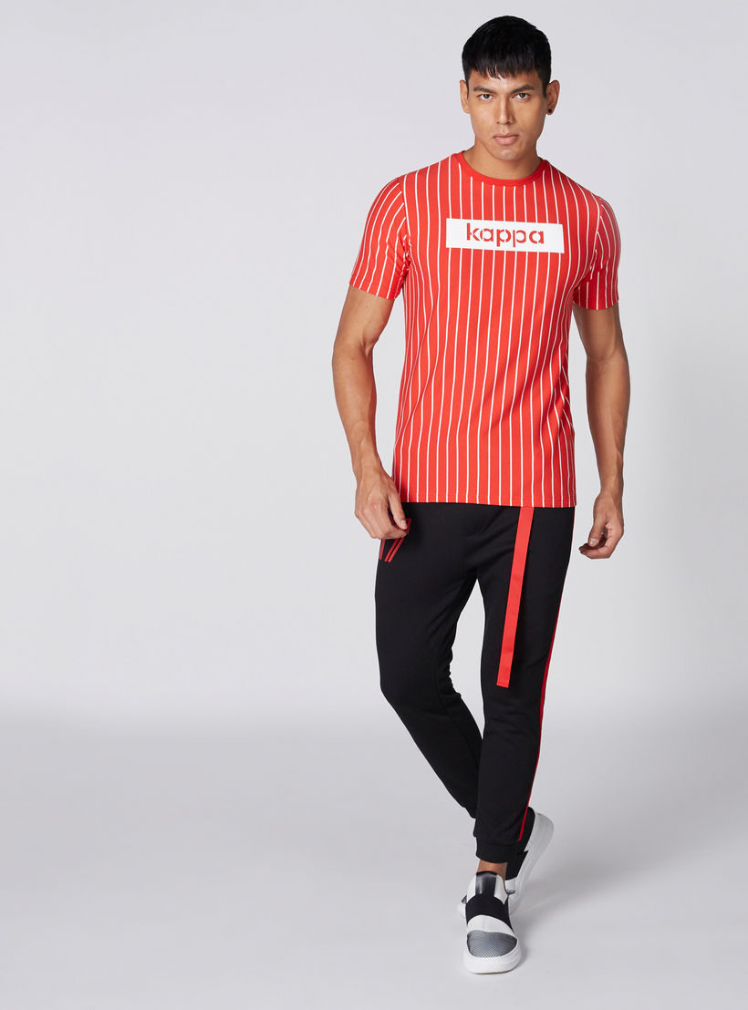 تيشيرت مقلّم بأكمام قصيرة من كابا-men-clothing-sportswearandactivewear-tshirtsandpolos-image-4
