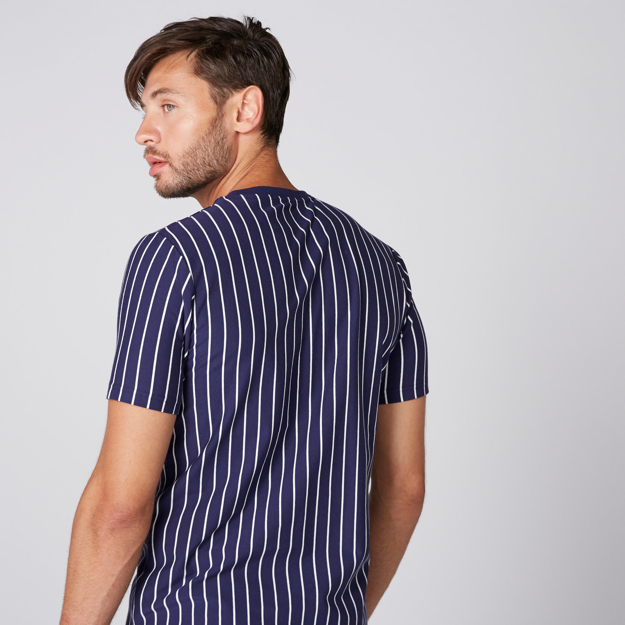 تيشيرت بياقة مستديرة وأكمام قصيرة وطبعات من كابا-men-clothing-tshirtsandpolos-tshirts-image-2