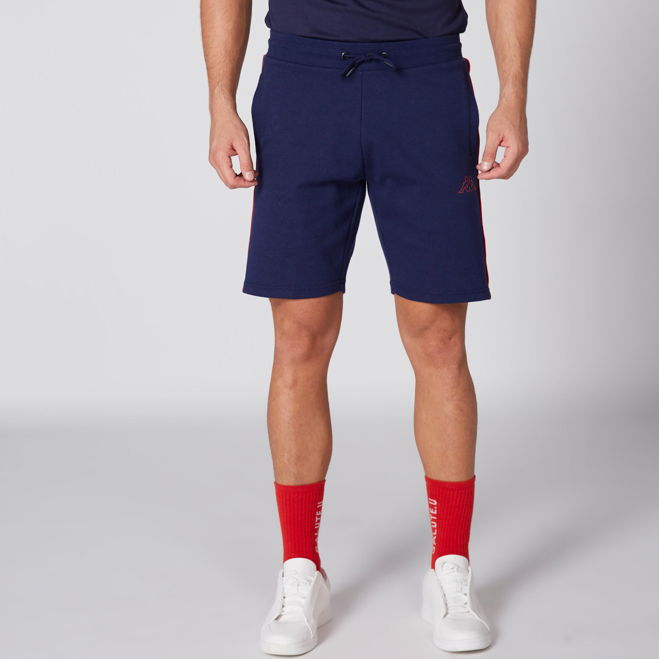 شورت بخصر مطّاطي وجيوب من كابا-men-clothing-sportswearandactivewear-bottoms-image-2