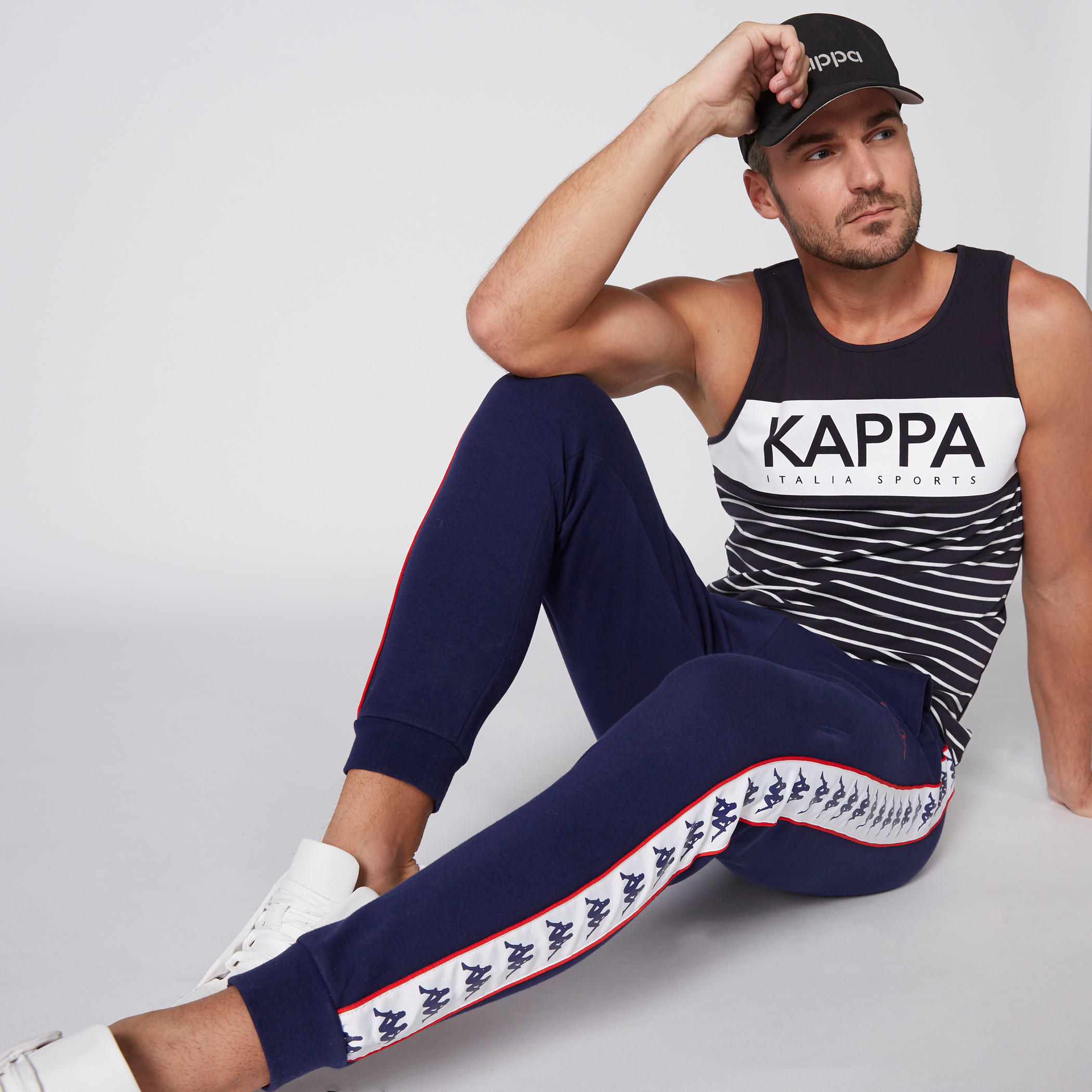 بنطال طويل بخصر مطاطي وجيوب من كابا-men-clothing-sportswearandactivewear-bottoms-image-1