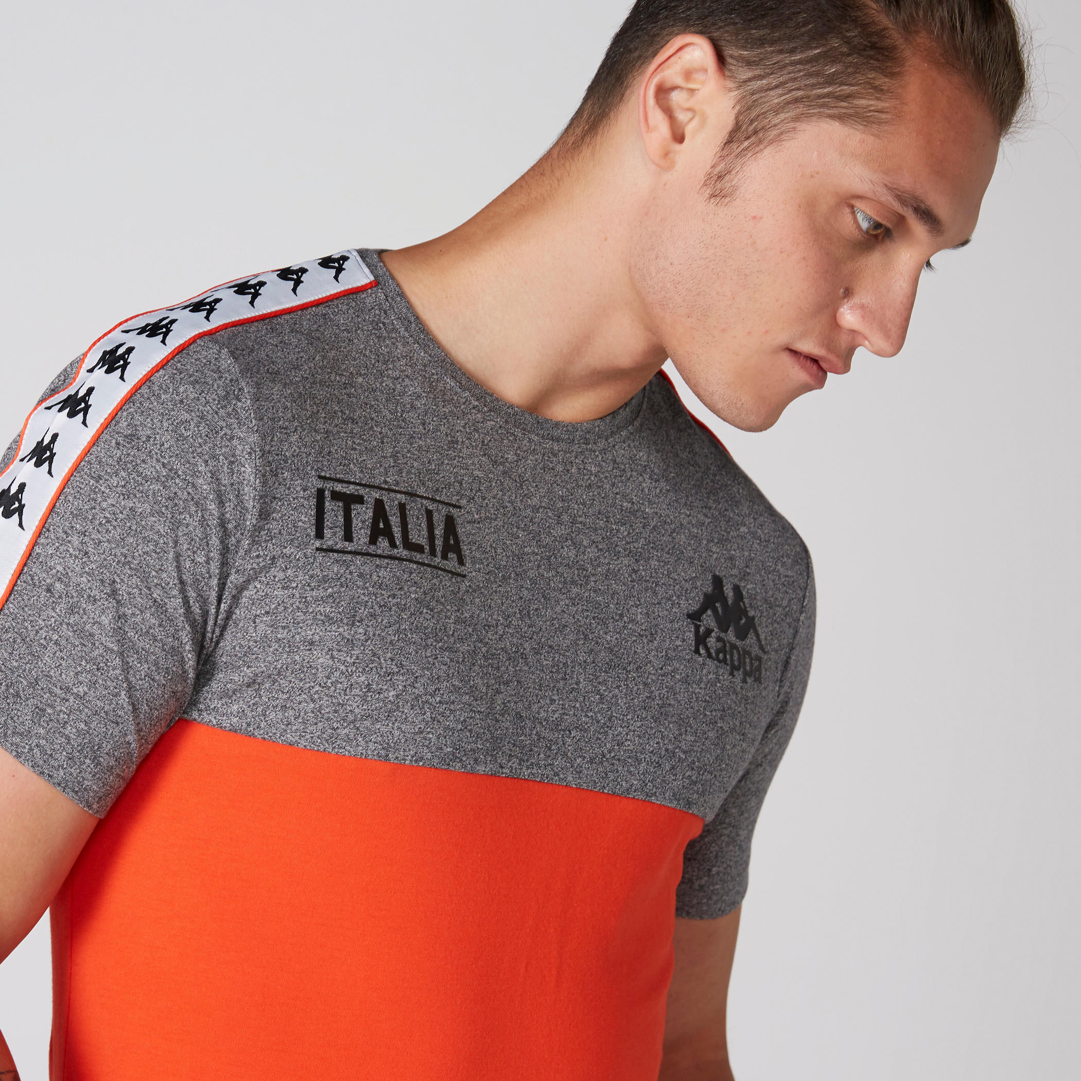 تيشيرت بياقة مستديرة وأكمام قصيرة من كابا-men-clothing-sportswearandactivewear-tshirtsandpolos-image-4