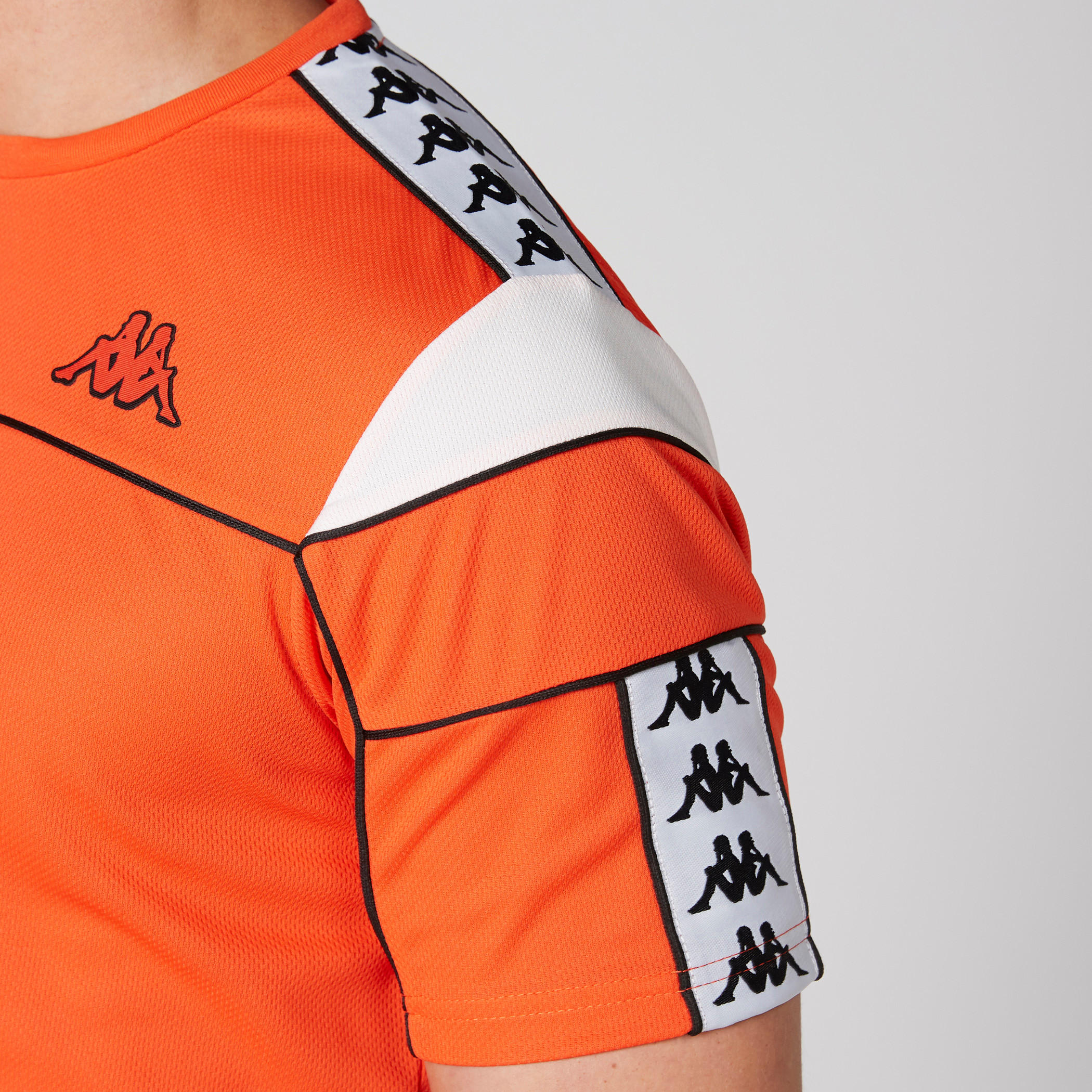 تيشيرت بياقة ضيقة من كابا-men-clothing-sportswearandactivewear-tshirtsandpolos-image-5