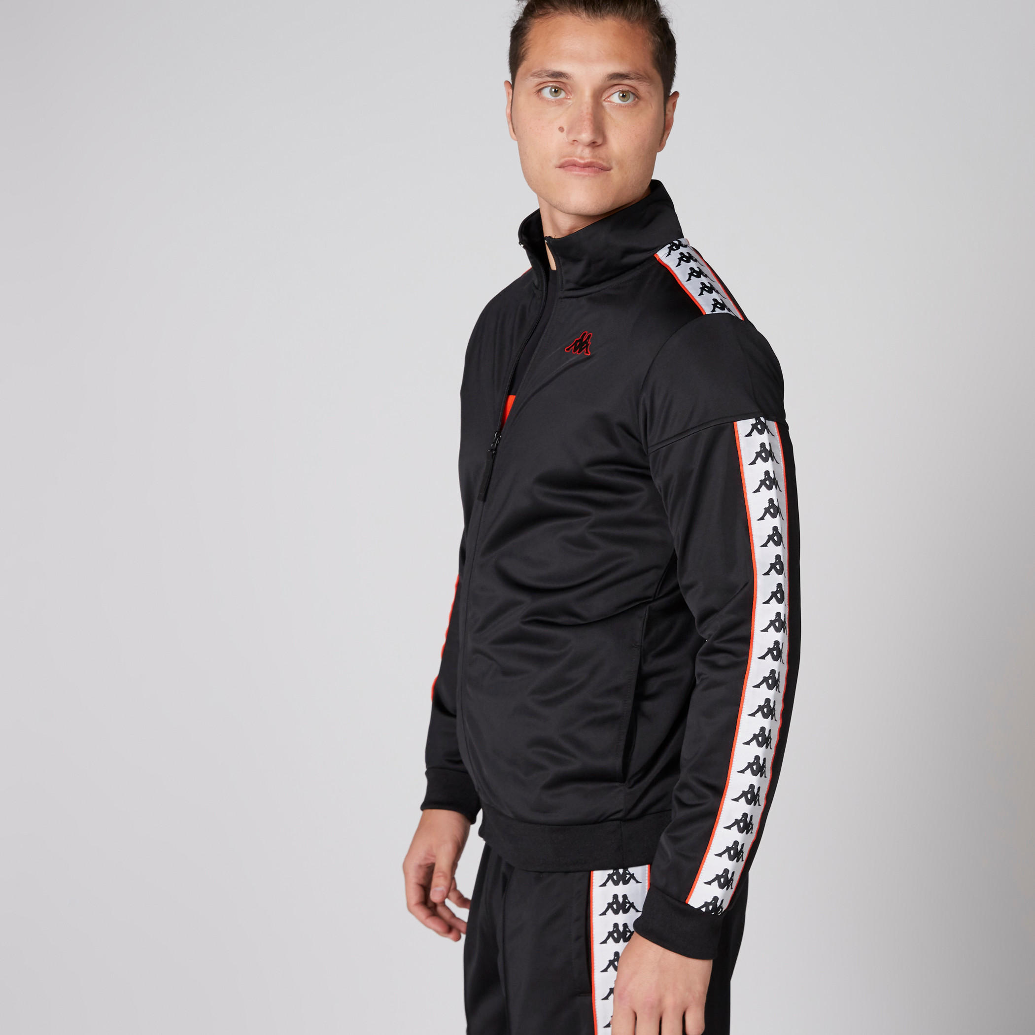 جاكيت بأكمام طويلة وسحّاب إغلاق وجيوب من كابا-men-clothing-jacketsandblazers-jackets-image-3