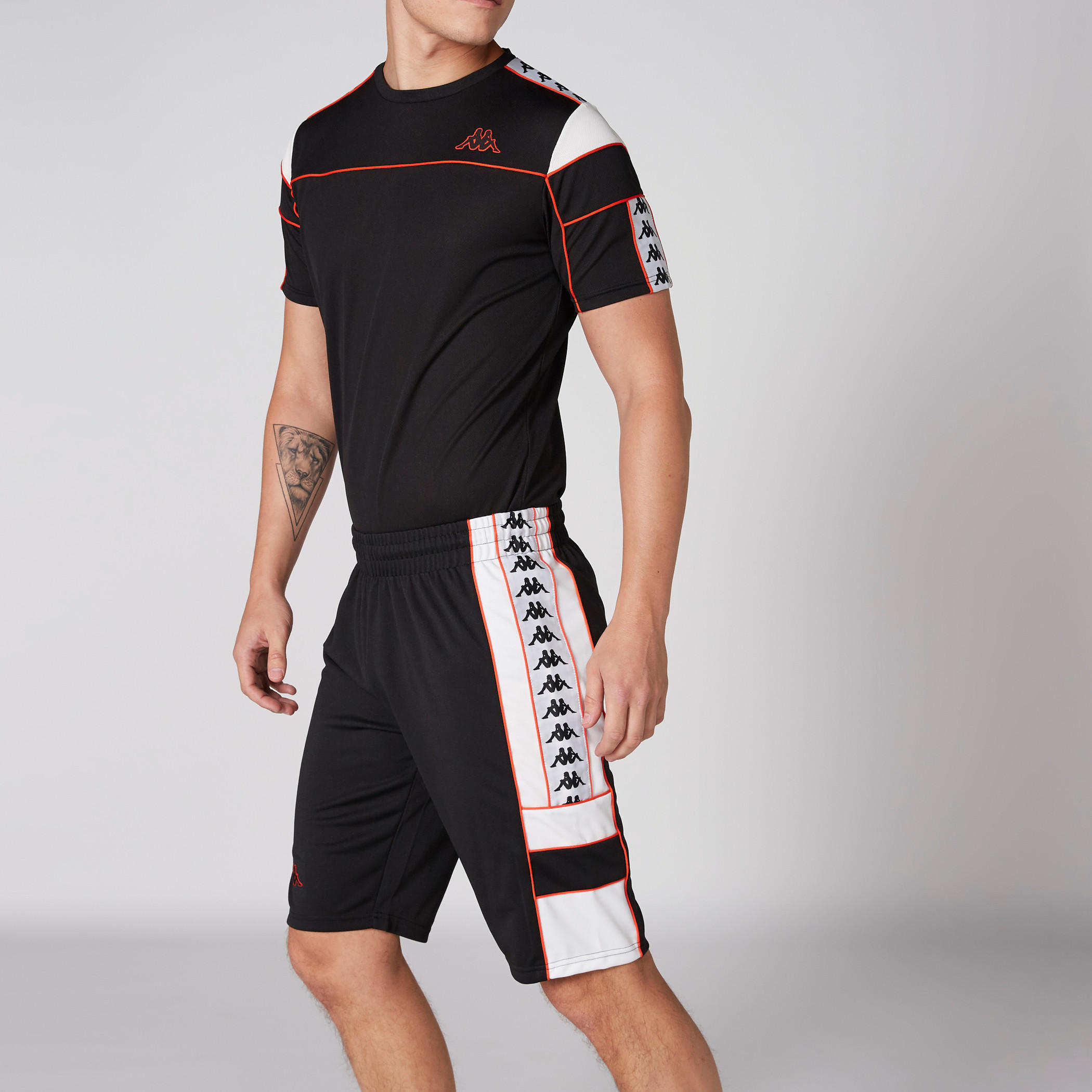 شورت بخصر مطّاطي من كابا-men-clothing-sportswearandactivewear-bottoms-image-1