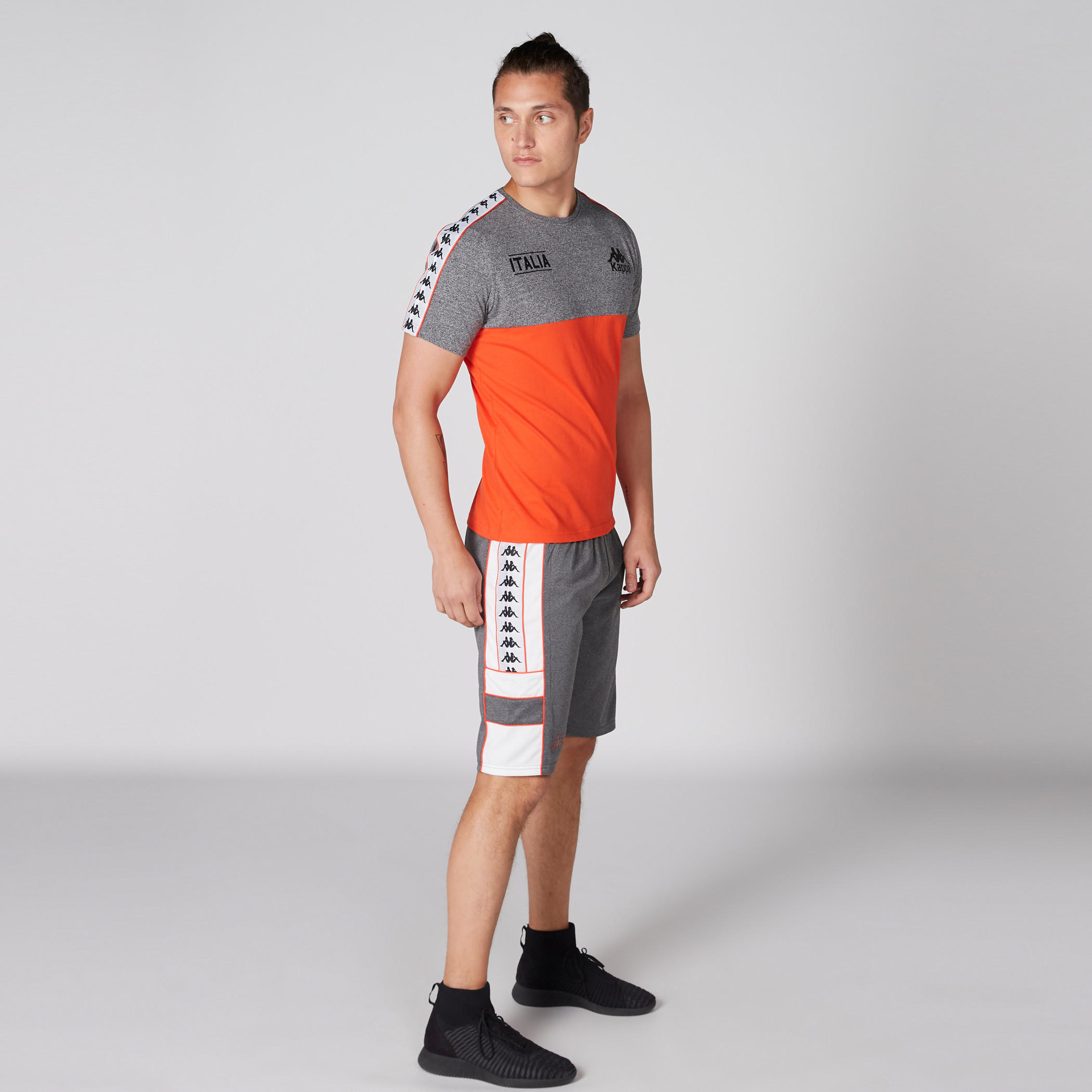 شورت بخصر مطّاطي من كابا-men-clothing-sportswearandactivewear-bottoms-image-4