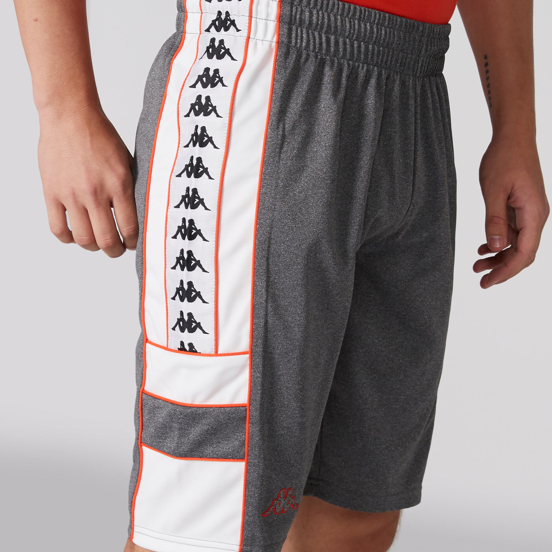 شورت بخصر مطّاطي من كابا-men-clothing-sportswearandactivewear-bottoms-image-5