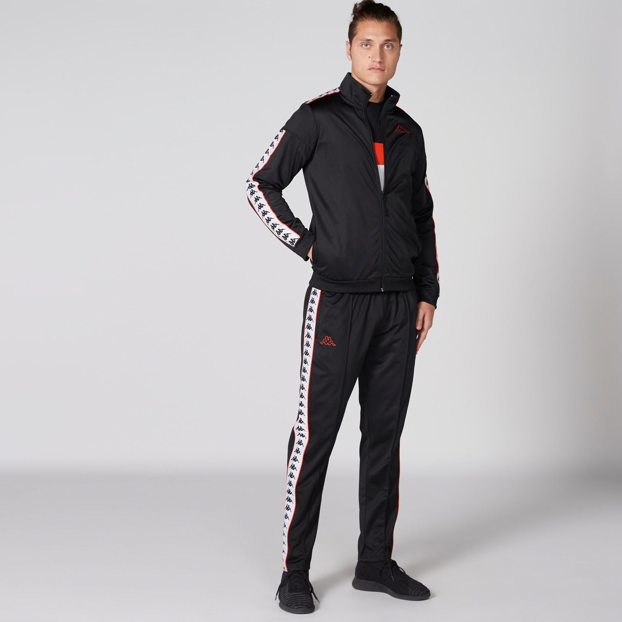 بنطال طويل بخصر مطّاطي مزيّن بشريطة من كابا-men-clothing-sportswearandactivewear-bottoms-image-4