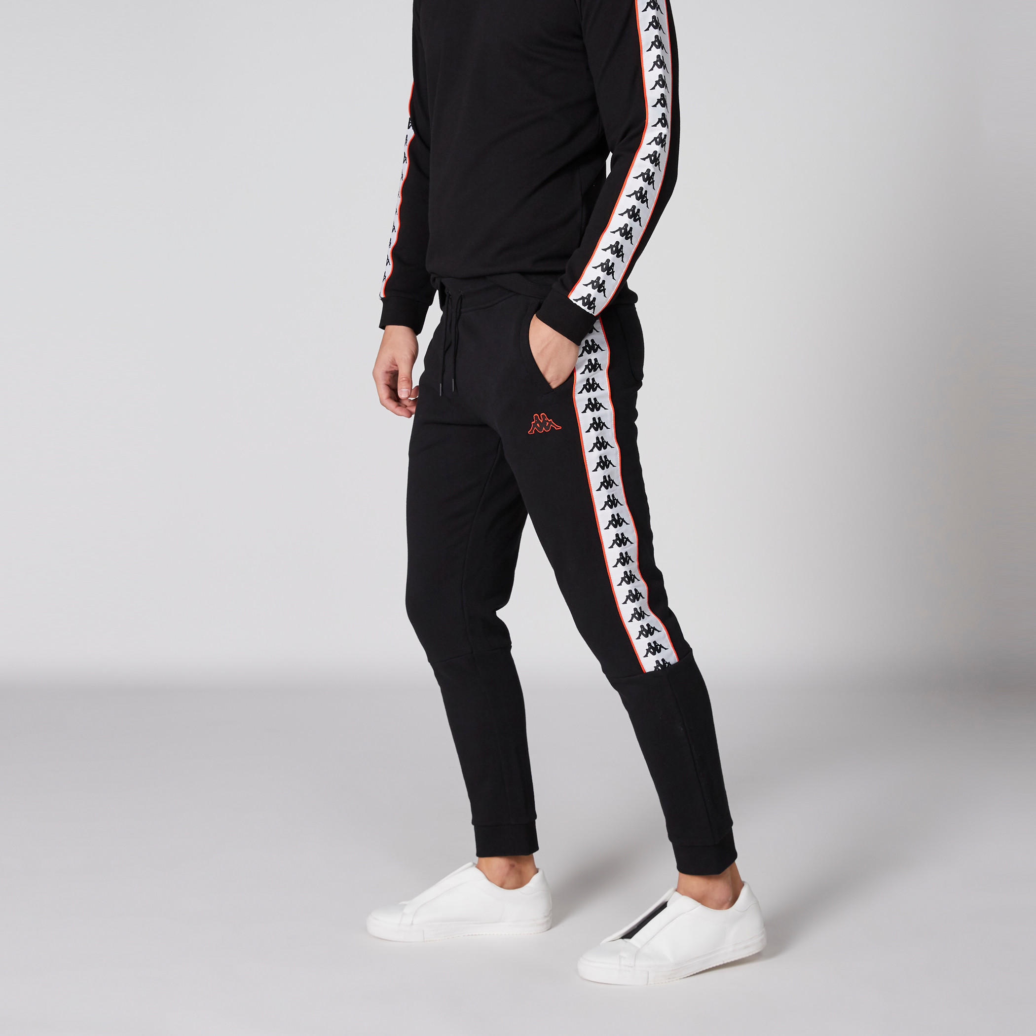 بنطال رياضي طويل بخصر مطاطي من كابا-men-clothing-sportswearandactivewear-bottoms-image-1