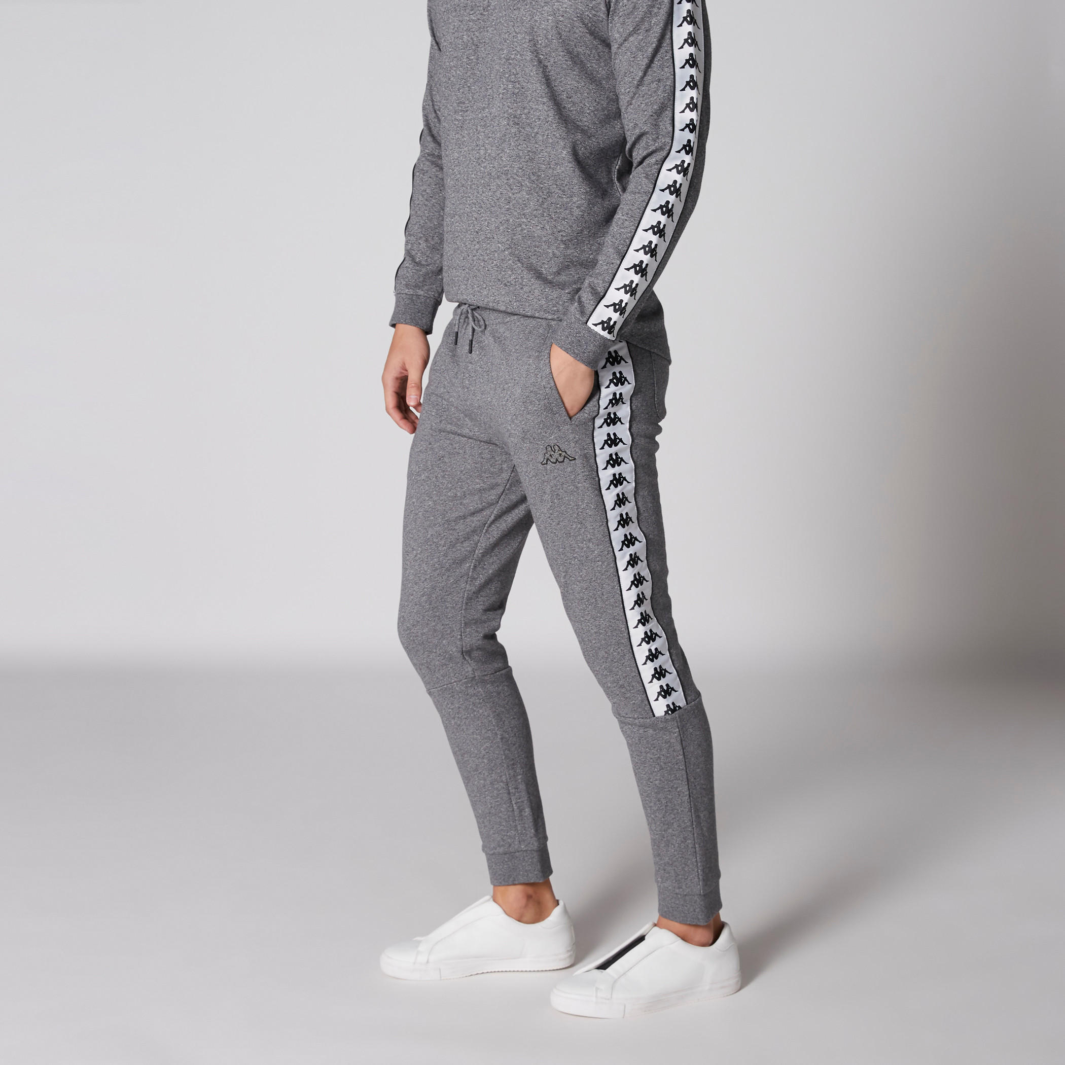 بنطال رياضي طويل بخصر مطاطي من كابا-men-clothing-sportswearandactivewear-bottoms-image-1