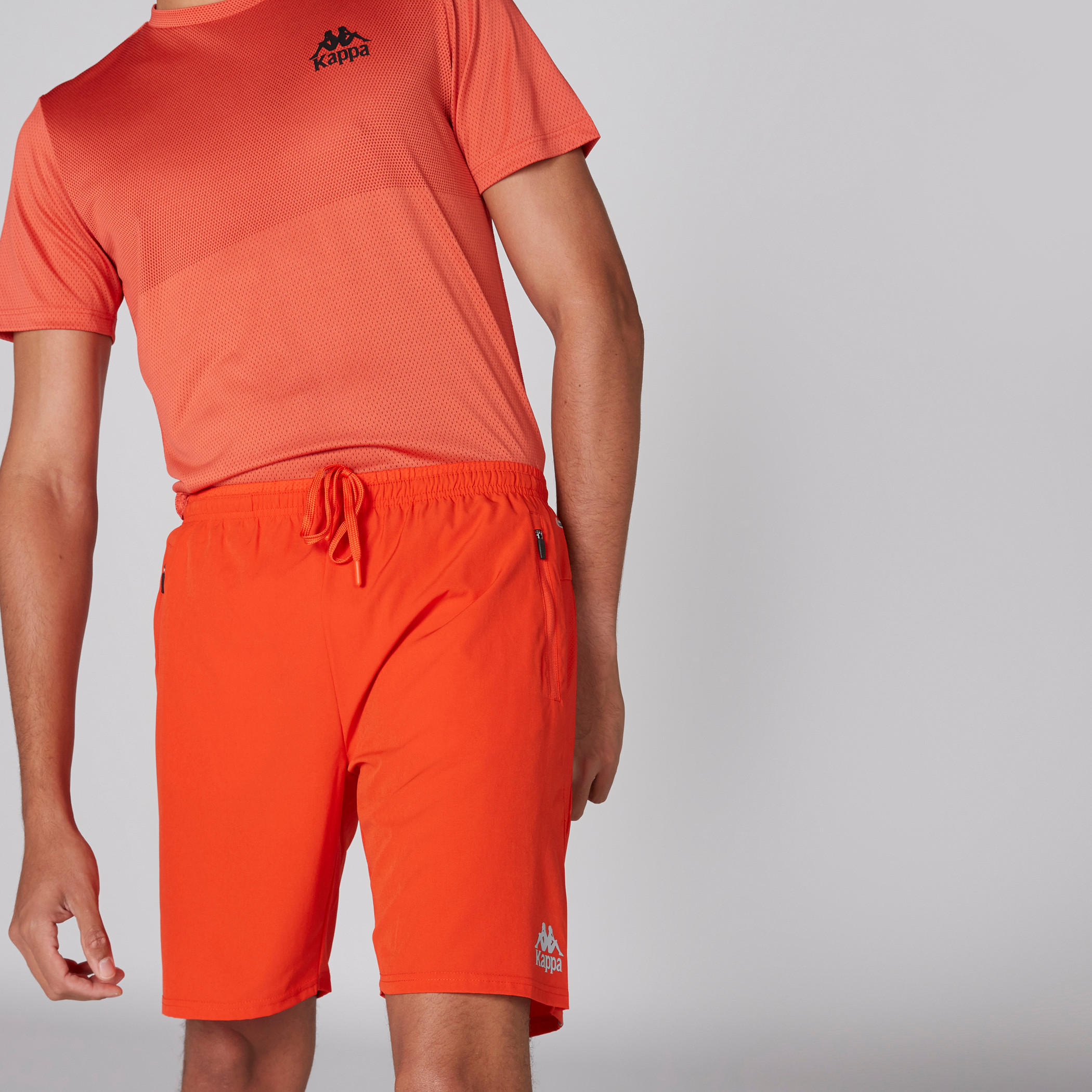 شورت بخصر مطاطي وجيوب من كابا-men-clothing-sportswearandactivewear-bottoms-image-3