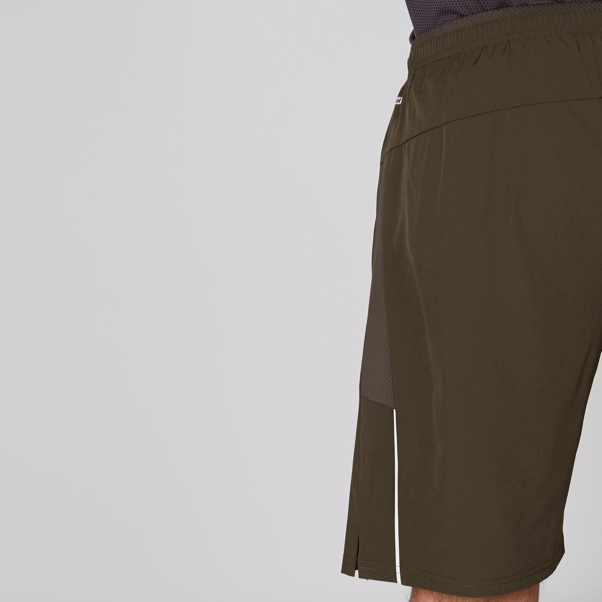 شورت بخصر مطّاطي وجيوب من كابا-men-clothing-sportswearandactivewear-bottoms-image-5