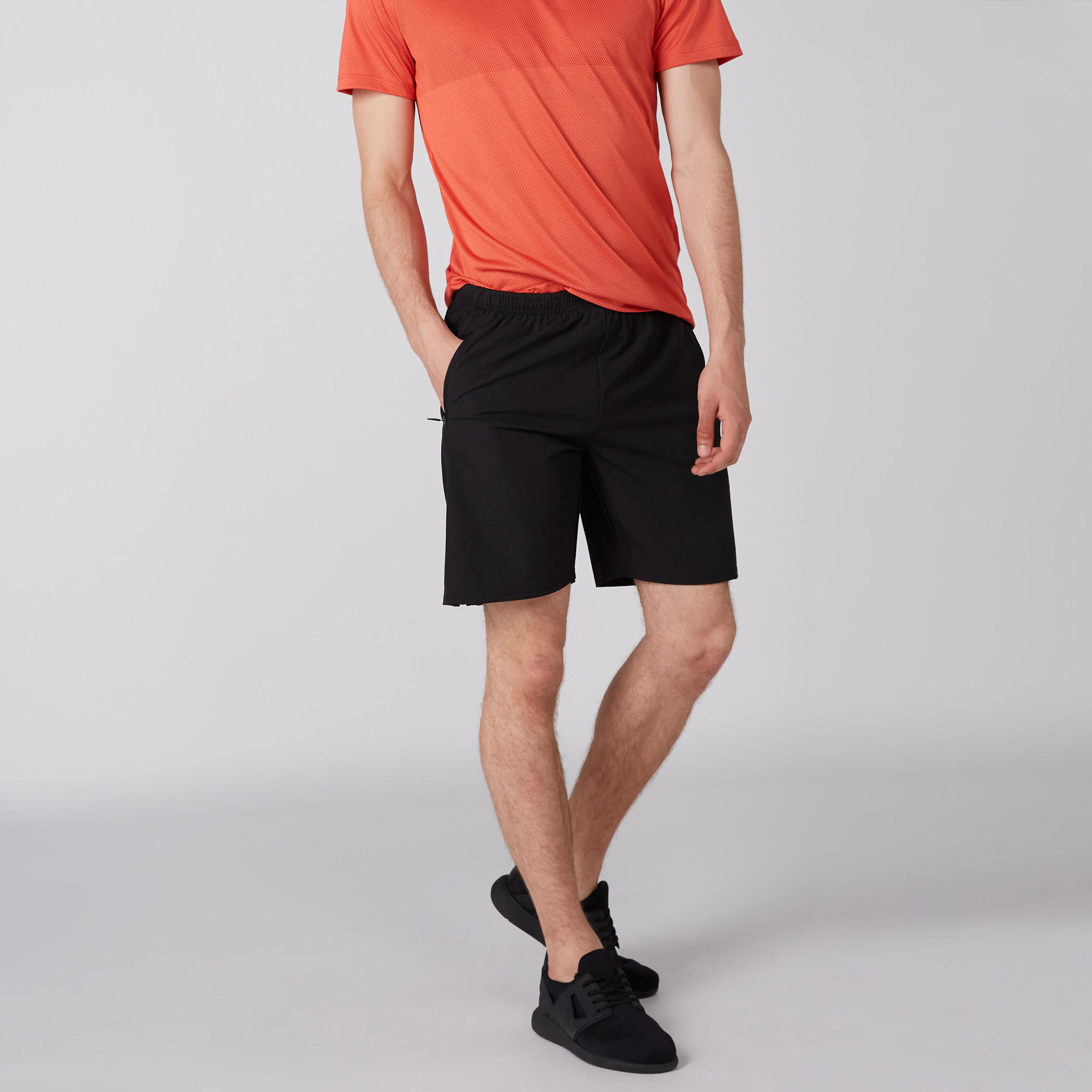 شورت بخصر مطّاطي وجيب بسحّاب من كابا-men-clothing-sportswearandactivewear-bottoms-image-1