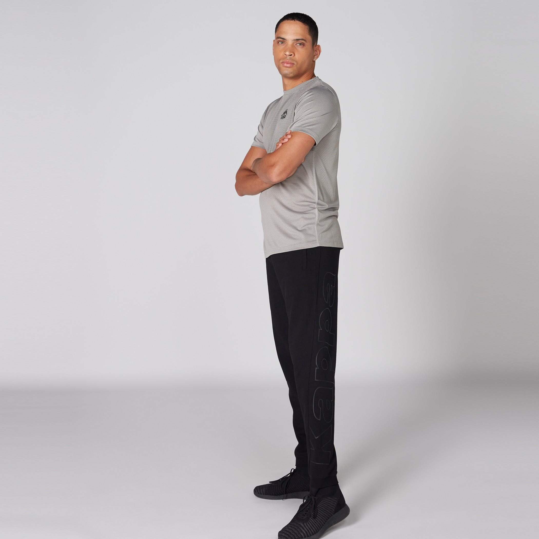 بنطال رياضي بطبعات وخصر مطّاطي من كابا-men-clothing-sportswearandactivewear-bottoms-image-1