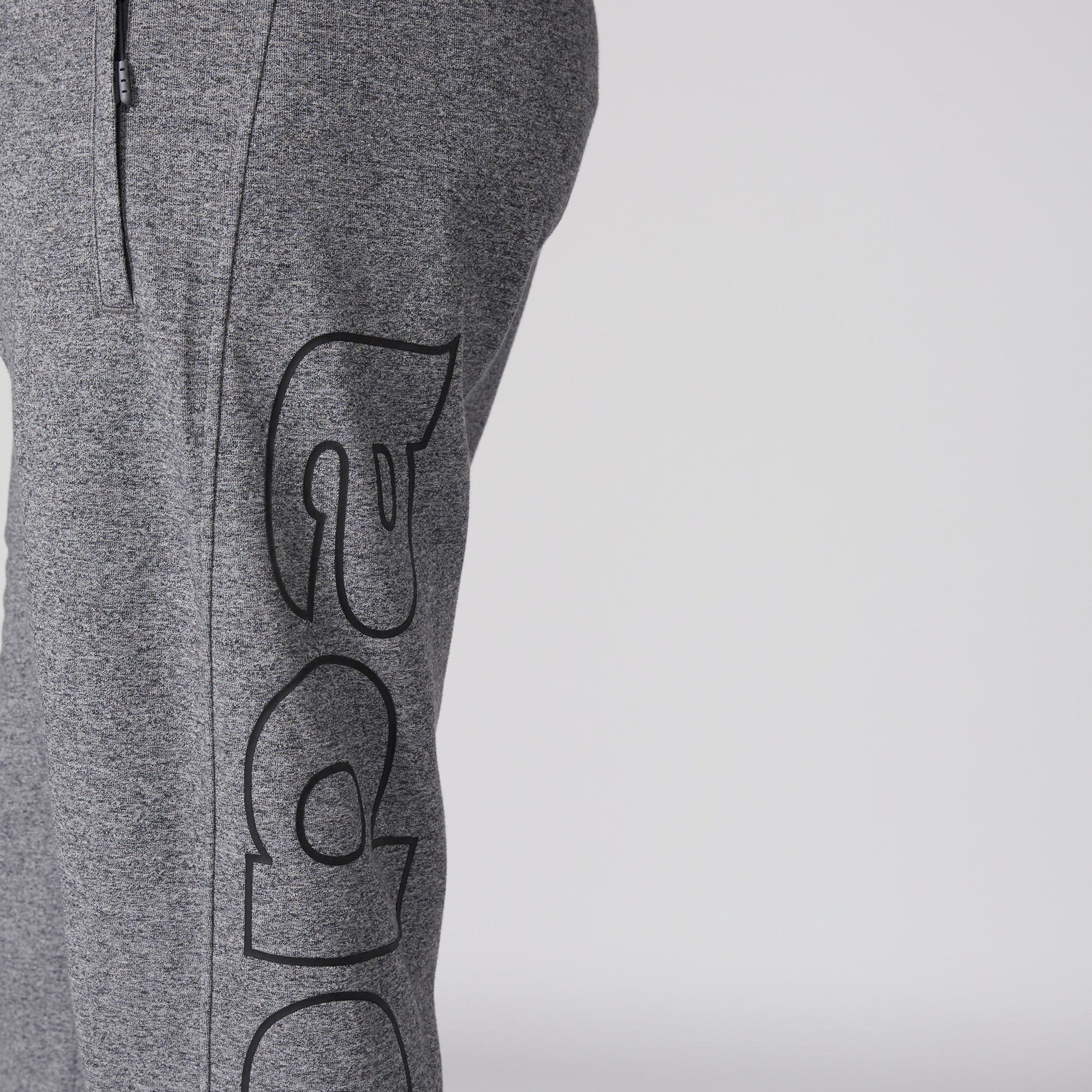 بنطال رياضي طويل بخصر مطاطي وطبعات من كابا-men-clothing-sportswearandactivewear-bottoms-image-5