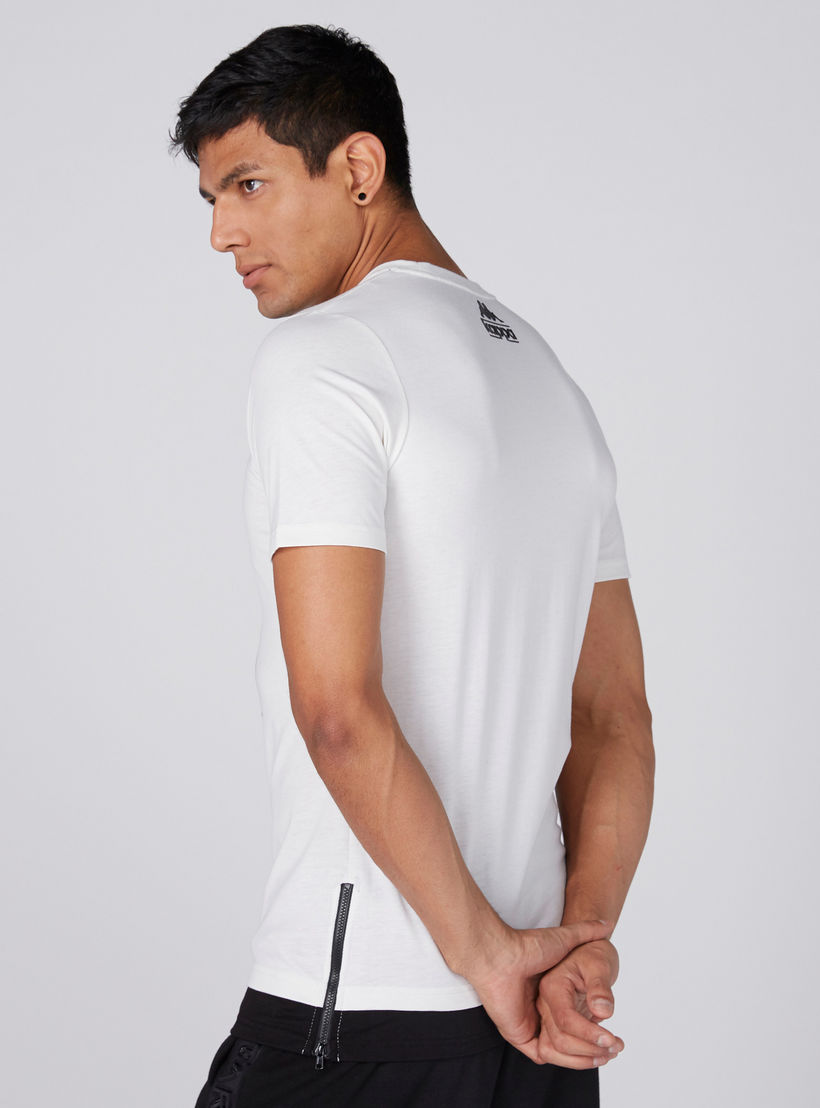 تيشيرت بأكمام قصيرة وسحاب وطبعات من كابا-men-clothing-tshirtsandpolos-tshirts-image-2