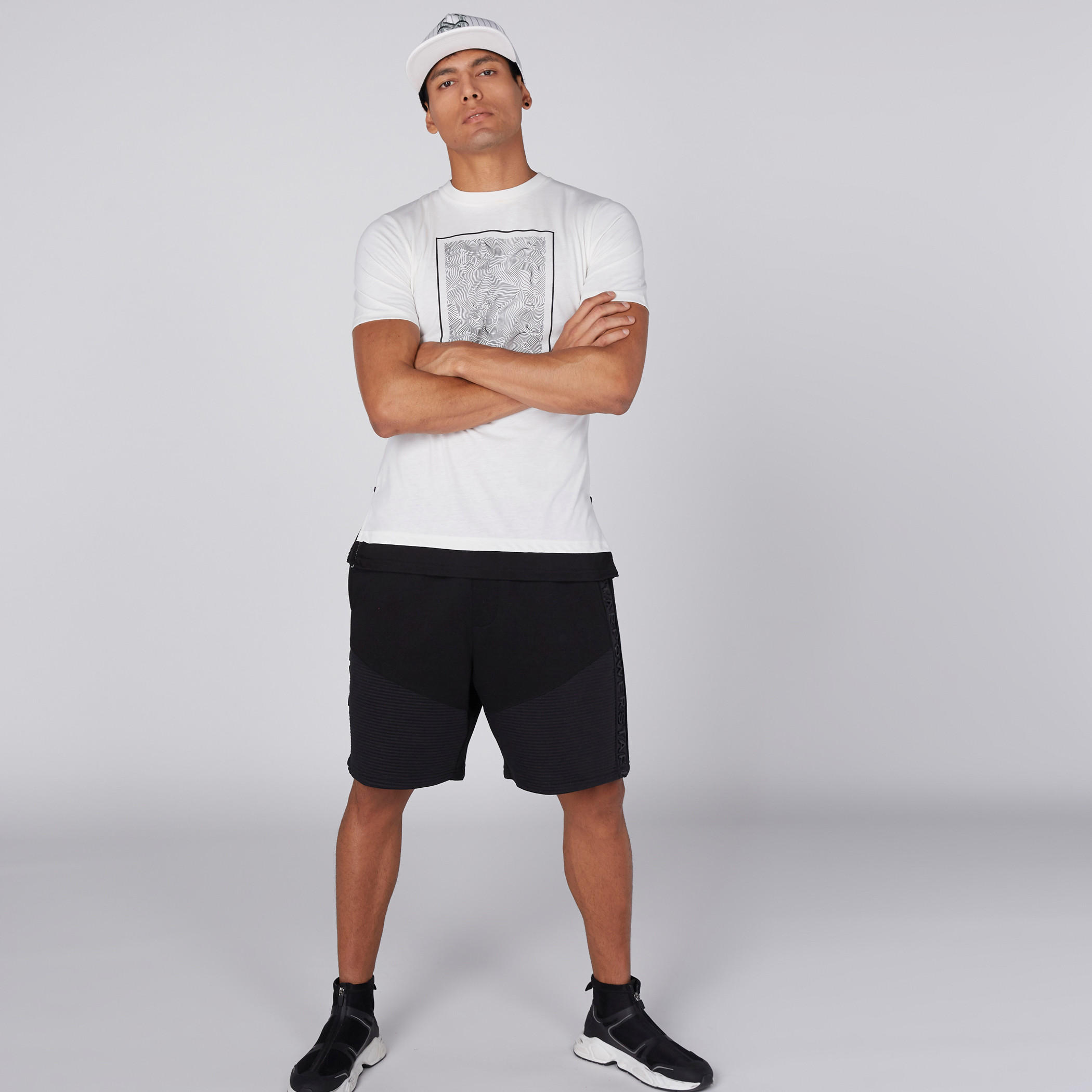 تيشيرت بأكمام قصيرة وسحاب وطبعات من كابا-men-clothing-tshirtsandpolos-tshirts-image-4
