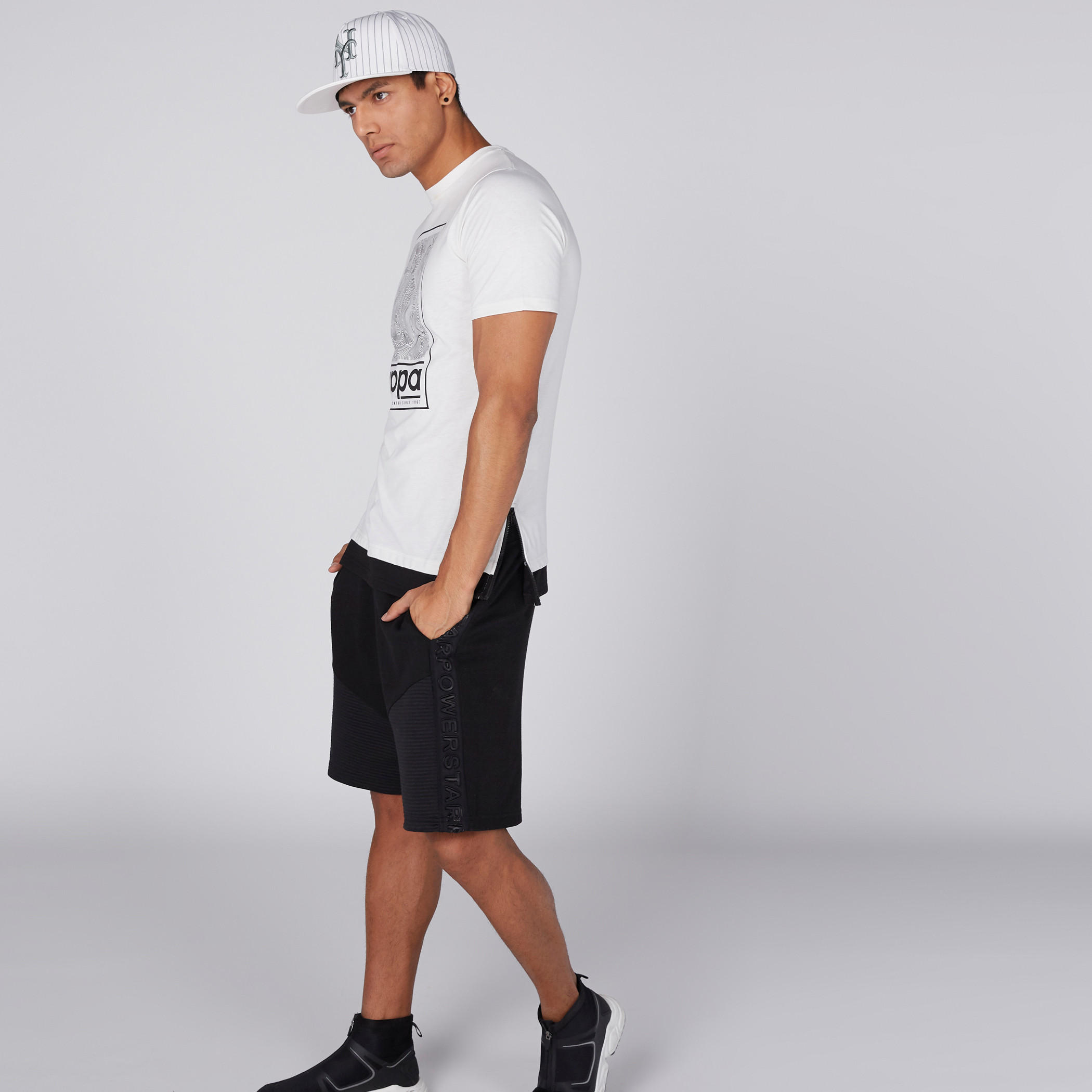 تيشيرت بأكمام قصيرة وسحاب وطبعات من كابا-men-clothing-tshirtsandpolos-tshirts-image-5