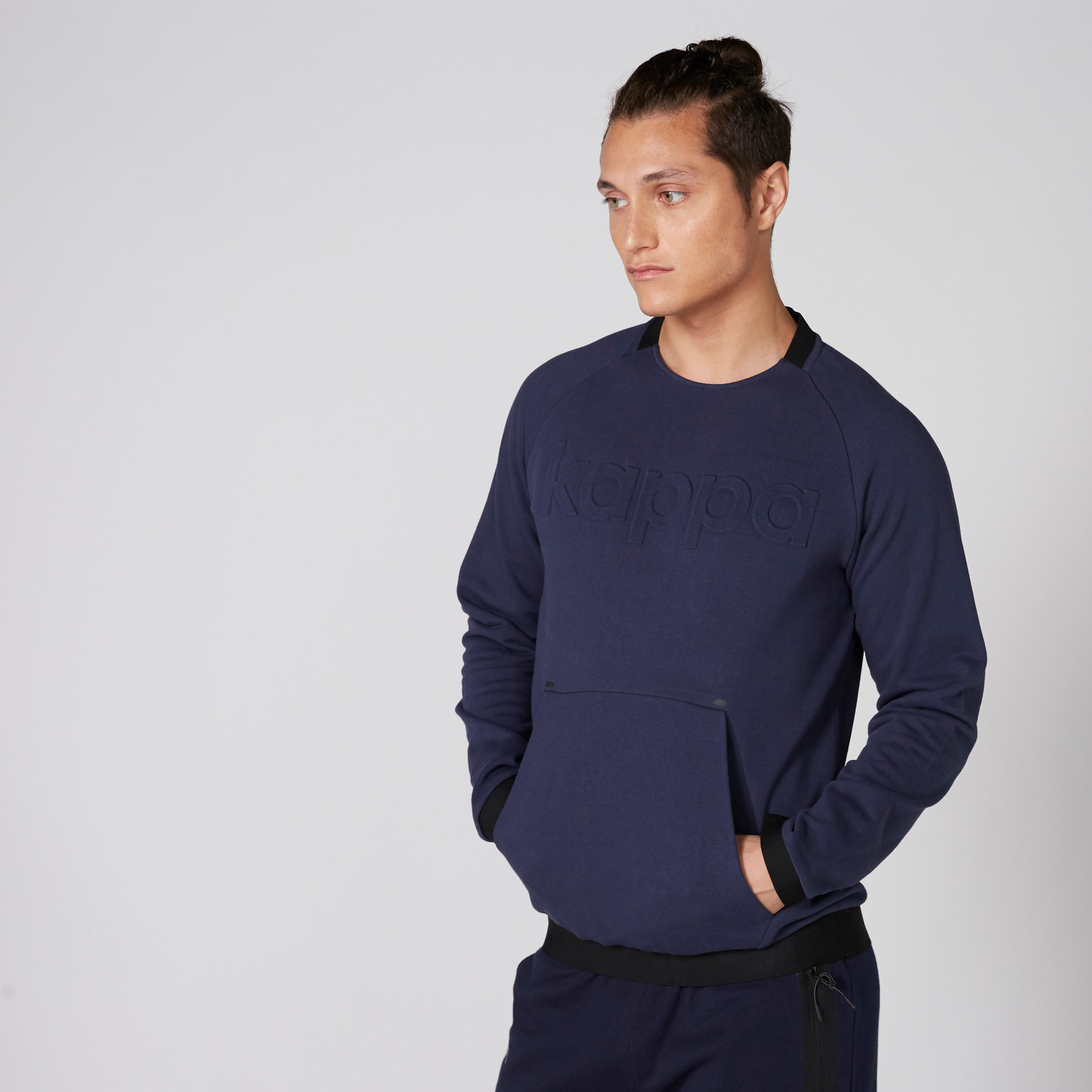سويت شيرت بياقة مستديرة وأكمام طويلة وجيوب من كابا-men-winterwear-hoodiesandsweatshirts-image-3