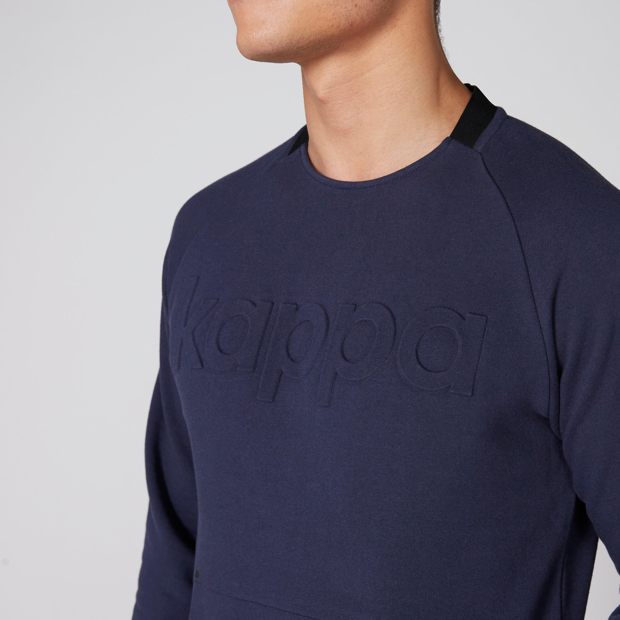 سويت شيرت بياقة مستديرة وأكمام طويلة وجيوب من كابا-men-winterwear-hoodiesandsweatshirts-image-4