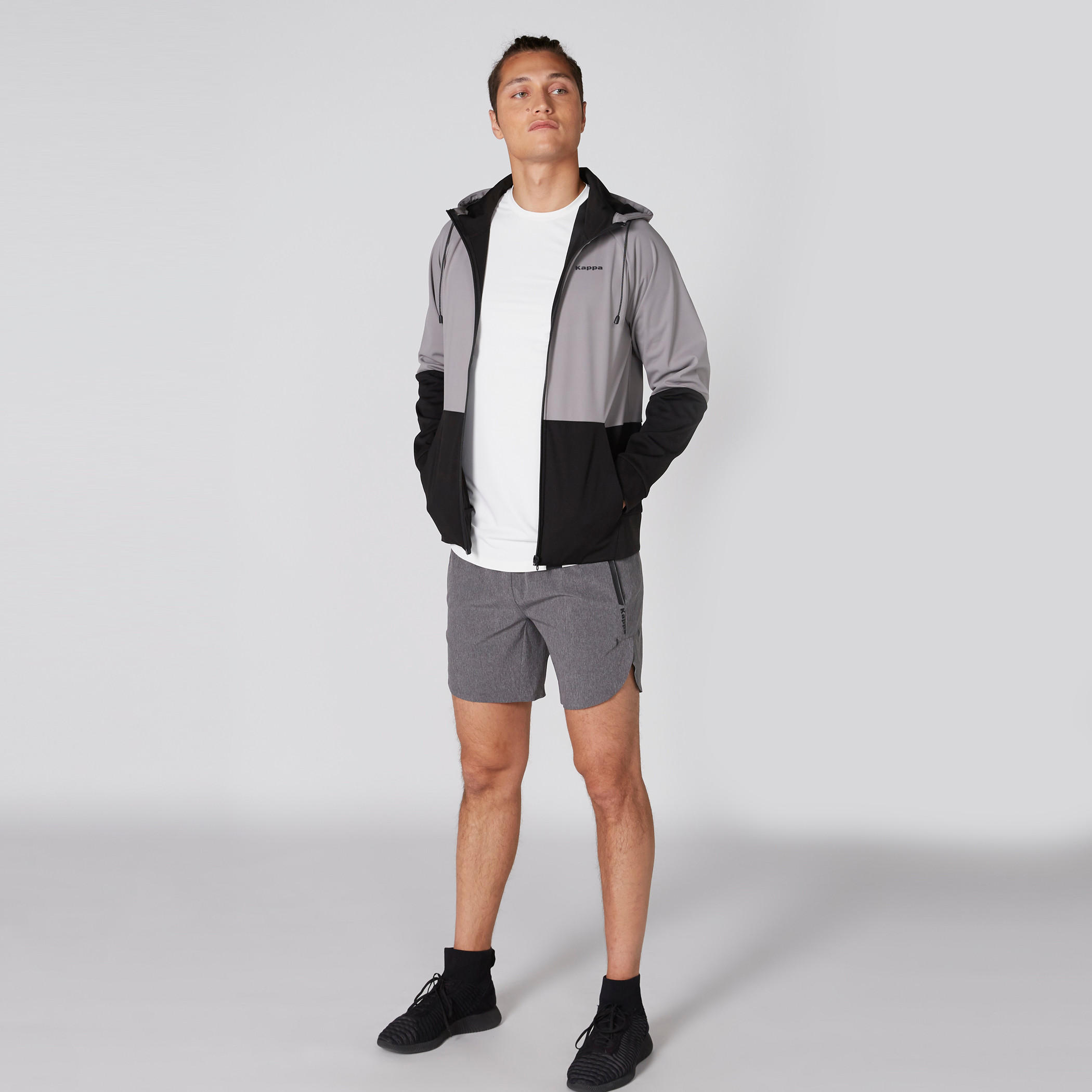 شورت بخصر مطاطي وجيوب من كابا-men-clothing-sportswearandactivewear-bottoms-image-3
