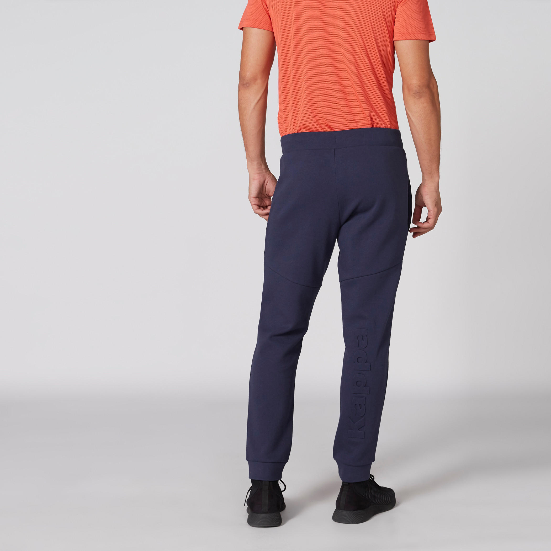 جاكيت بأكمام طويلة وسحّاب إغلاق وقبعة من كابا-men-clothing-sportswearandactivewear-bottoms-image-3
