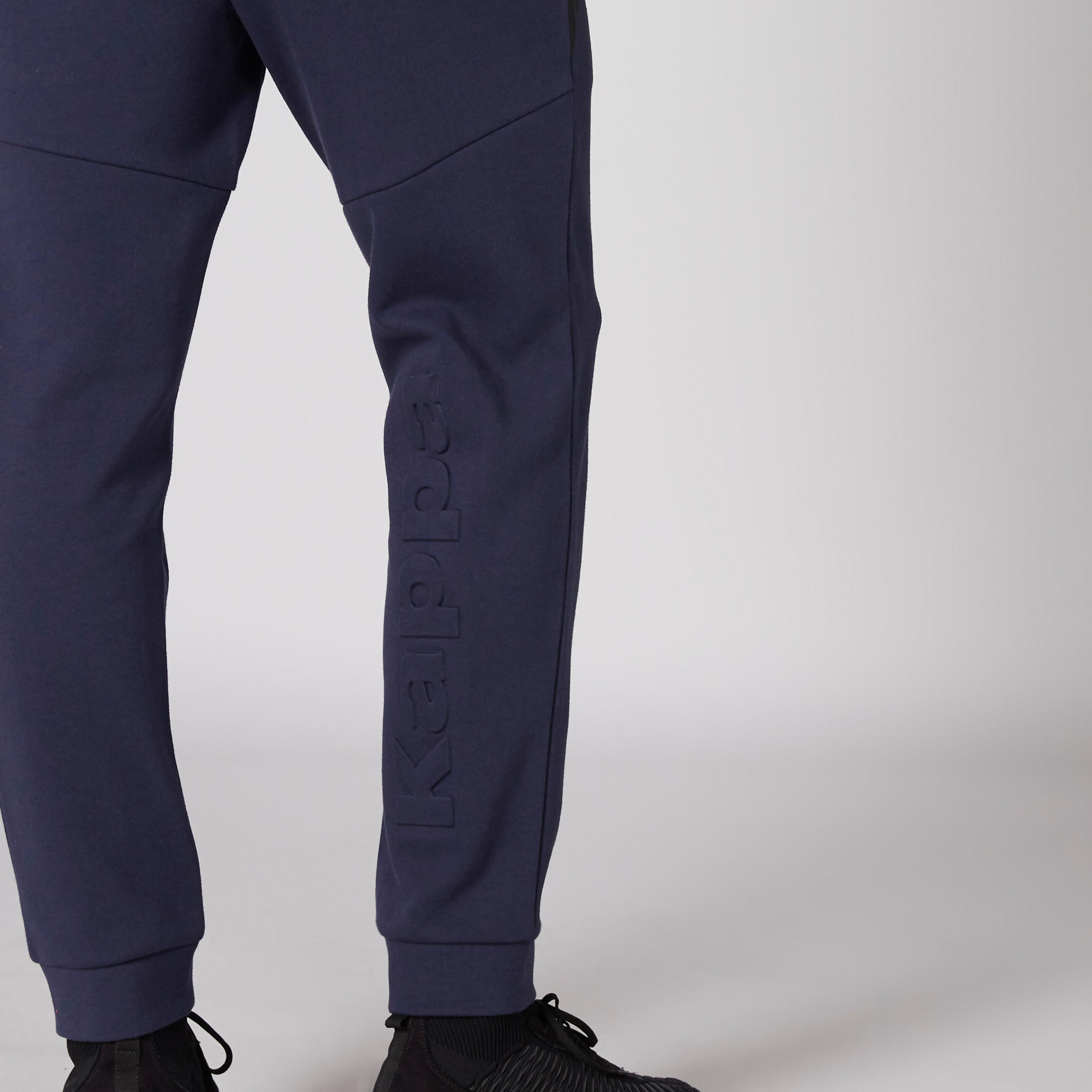 جاكيت بأكمام طويلة وسحّاب إغلاق وقبعة من كابا-men-clothing-sportswearandactivewear-bottoms-image-1