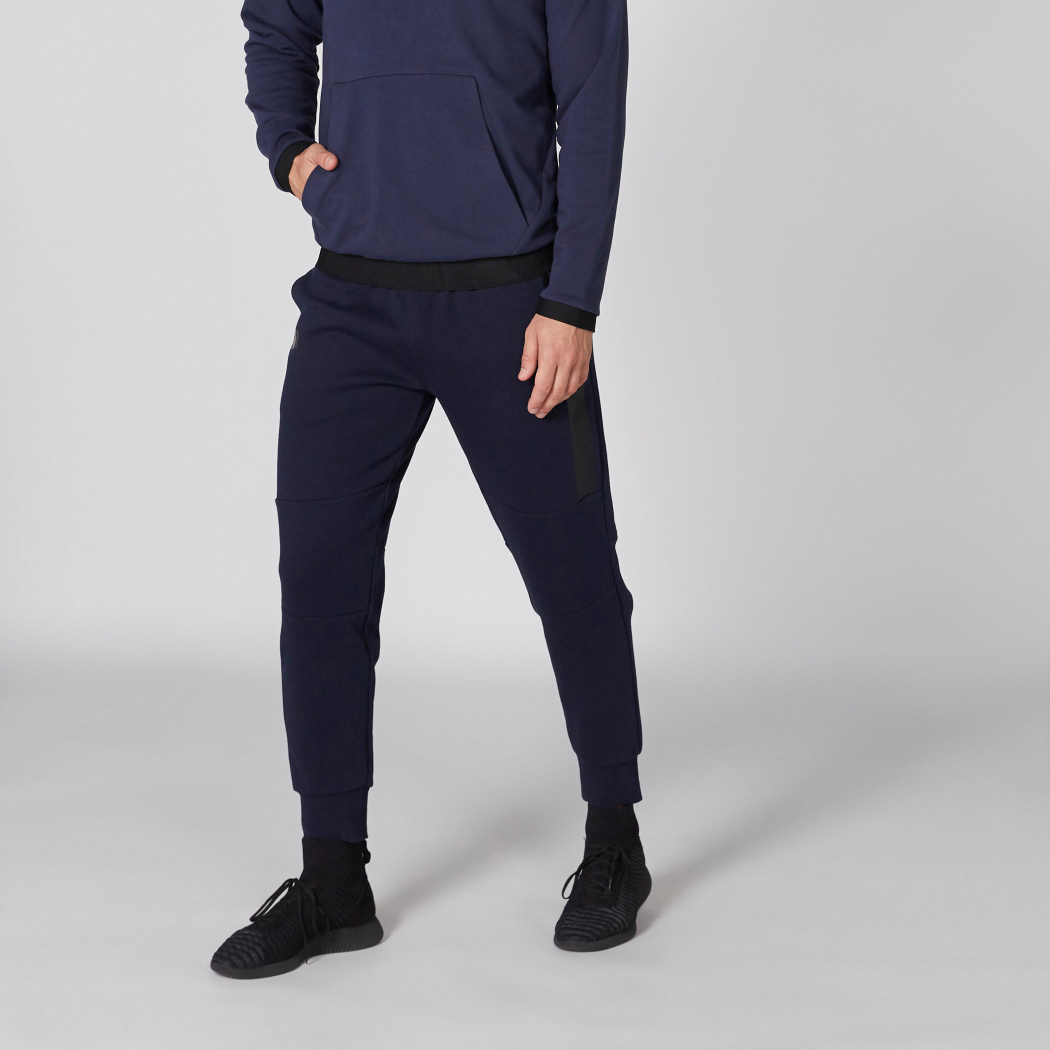 بنطال رياضي طويل بخصر مطّاطي من كابا-men-clothing-sportswearandactivewear-bottoms-image-13
