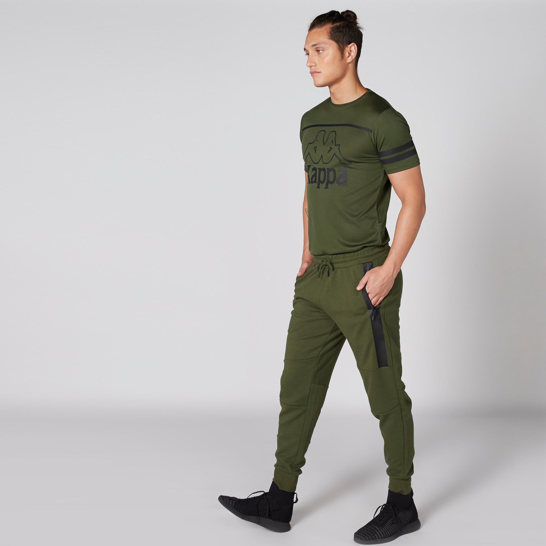 بنطال رياضي طويل بخصر مطّاطي من كابا-men-clothing-sportswearandactivewear-bottoms-image-11
