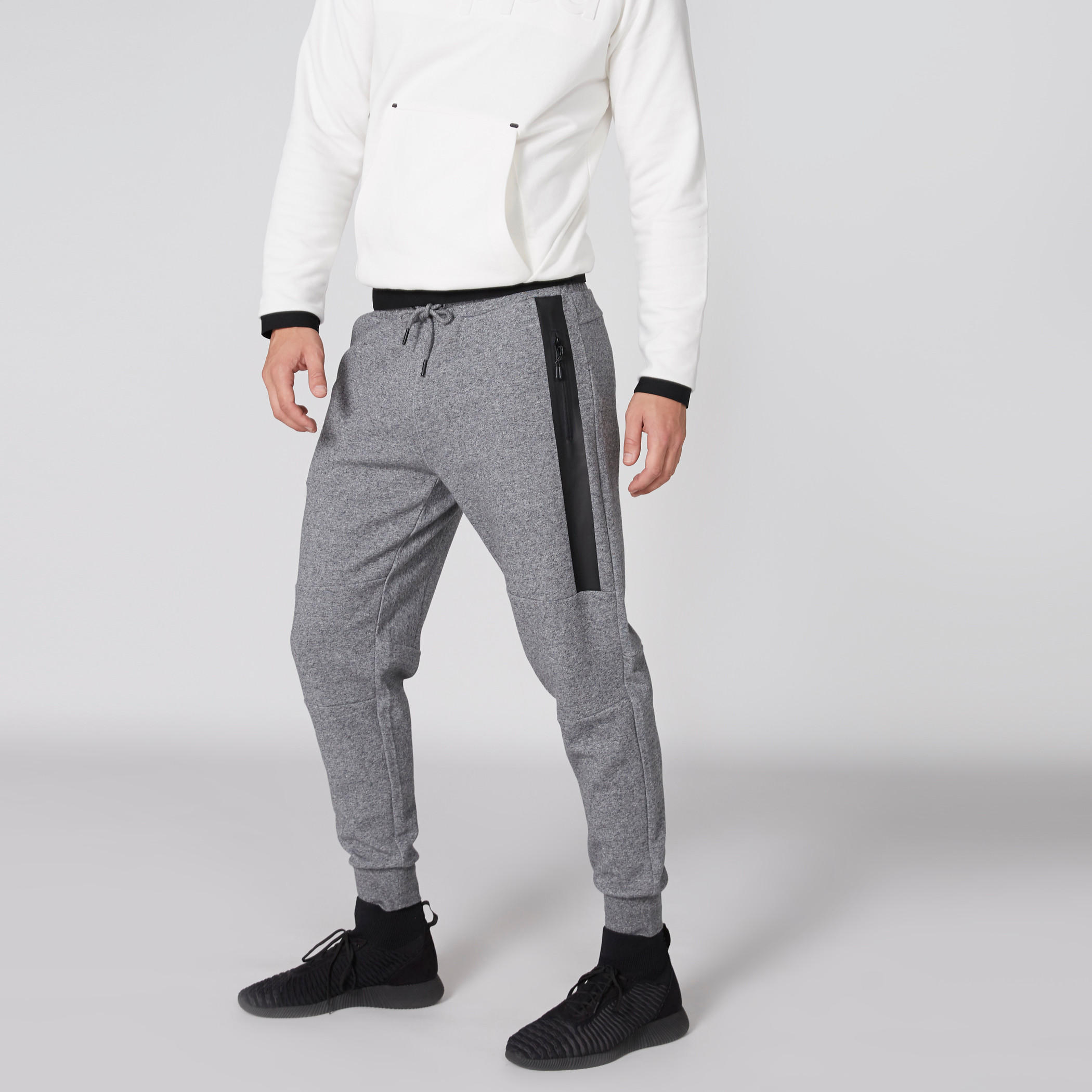 بنطال رياضي طويل بخصر مطّاطي من كابا-men-clothing-sportswearandactivewear-bottoms-image-1