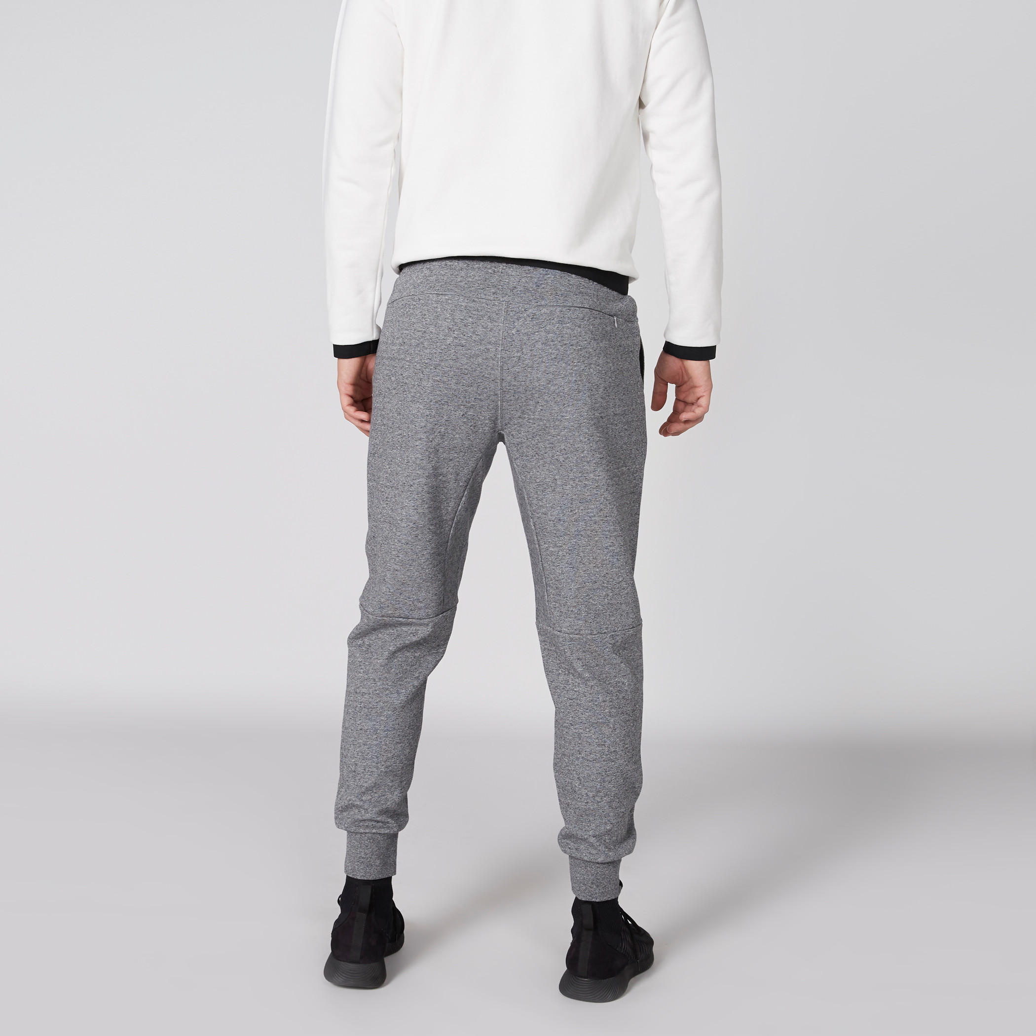 بنطال رياضي طويل بخصر مطّاطي من كابا-men-clothing-sportswearandactivewear-bottoms-image-2