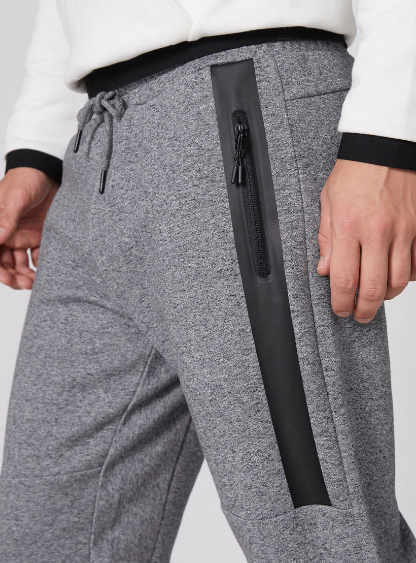 بنطال رياضي طويل بخصر مطّاطي من كابا-men-clothing-sportswearandactivewear-bottoms-image-4